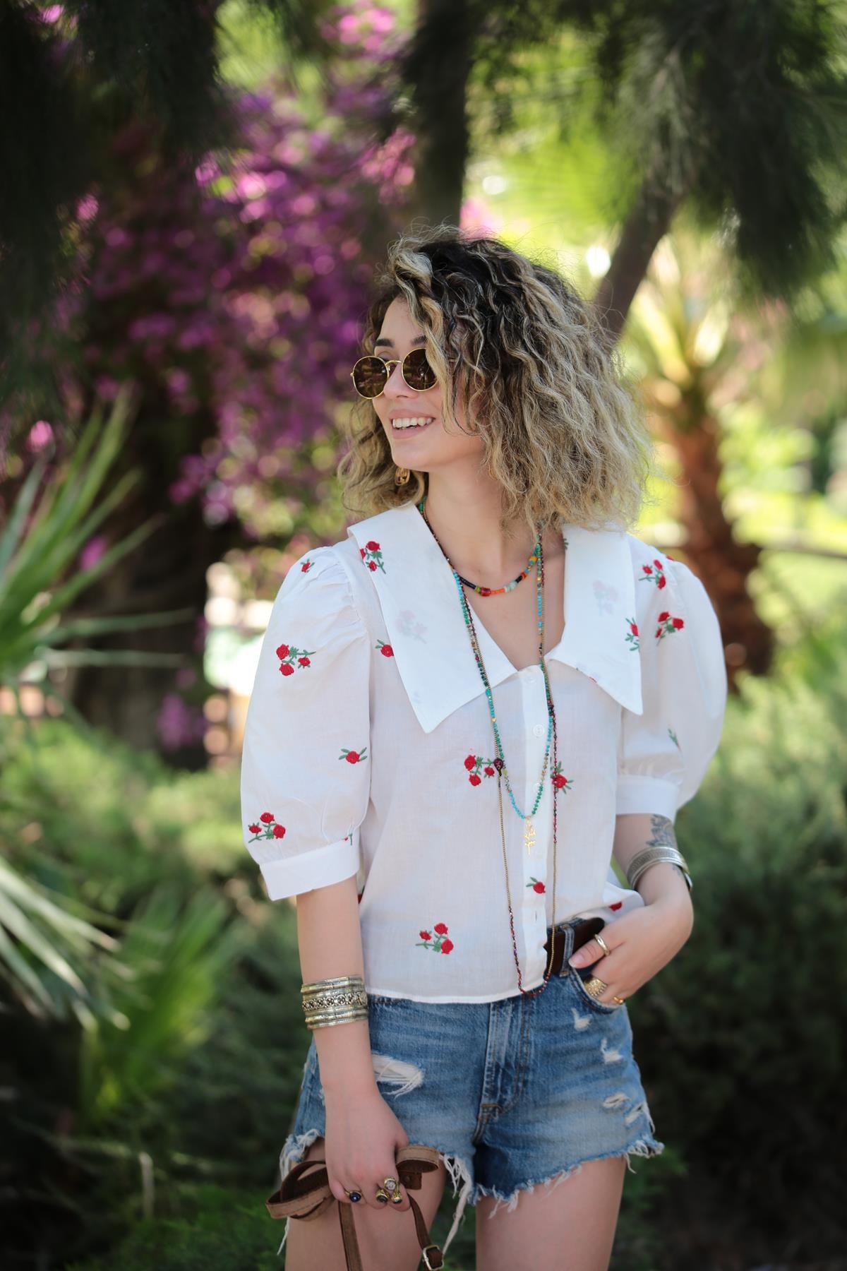  Beyaz Gül Desen Yetim Kol Gömlek