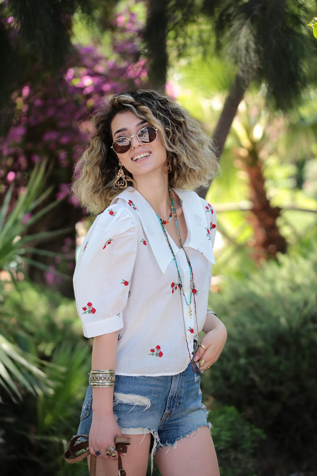  Beyaz Gül Desen Yetim Kol Gömlek