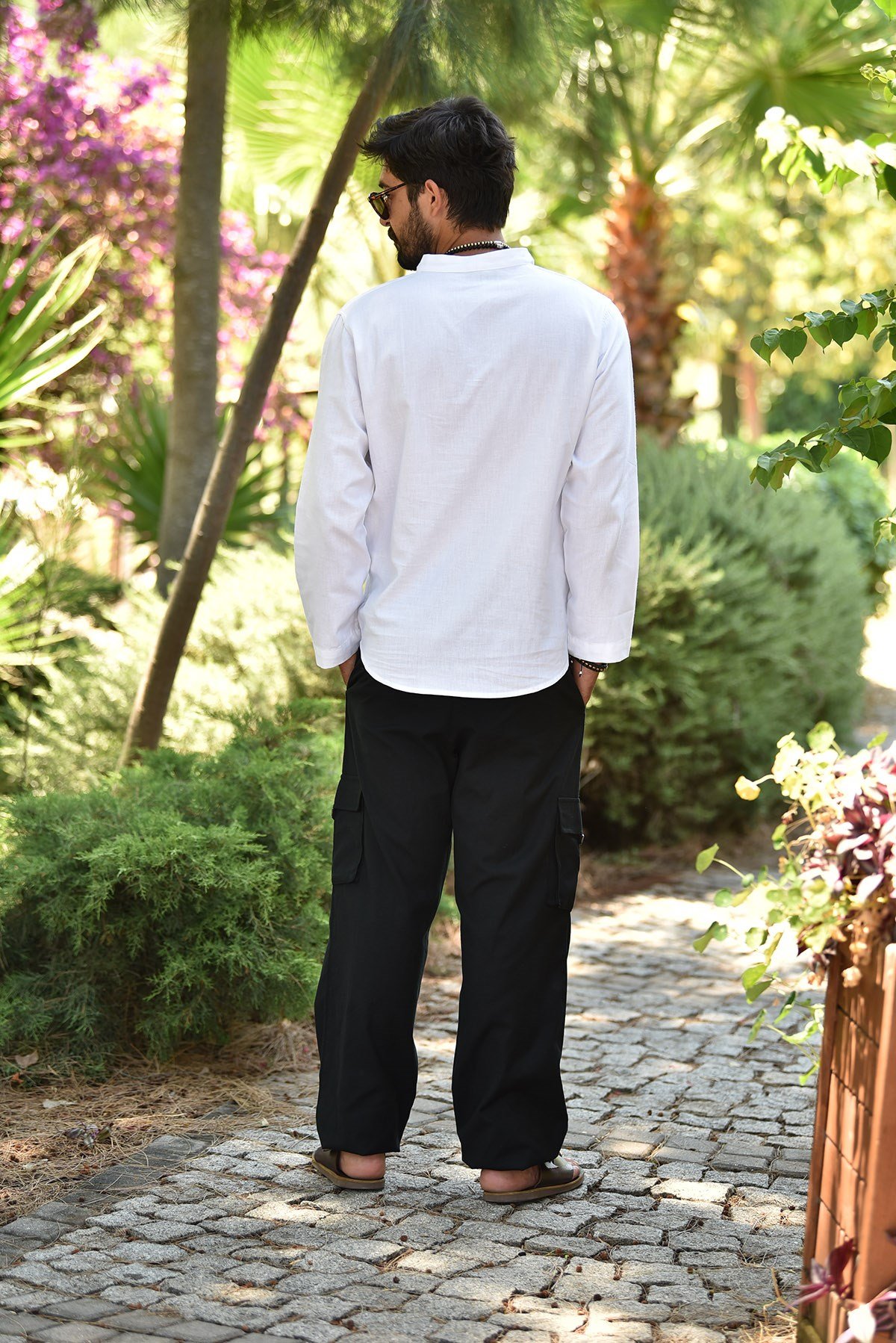 Beyaz V Yaka Erkek Gömlek - Şaman Butik Beyaz V Yaka Erkek Gömlek