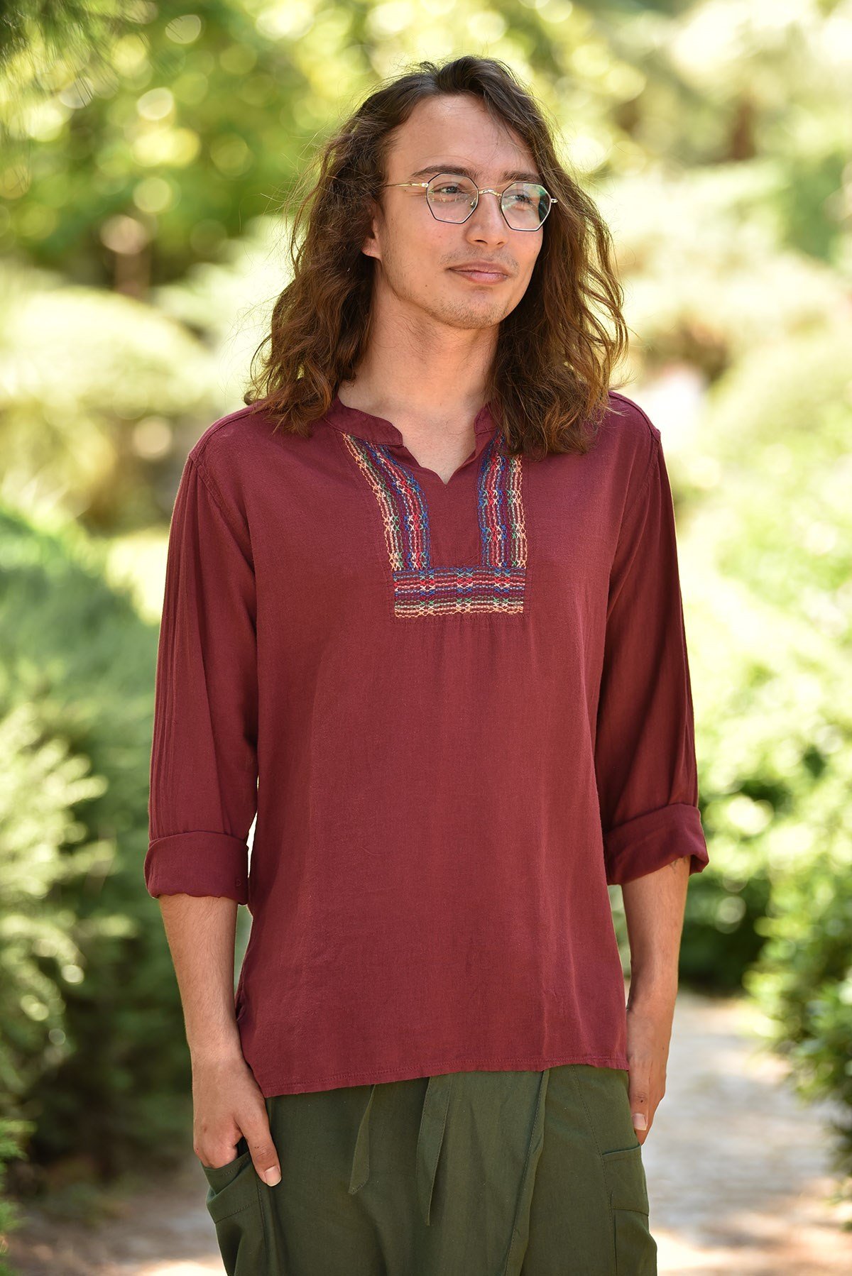 Siyah Hakim Yaka Nakış Detaylı Pamuk Erkek Gömlek   - Şaman Butik Erkek Bordo Hakim Yaka Nakış Detaylı Pamuk Erkek Gömlek 