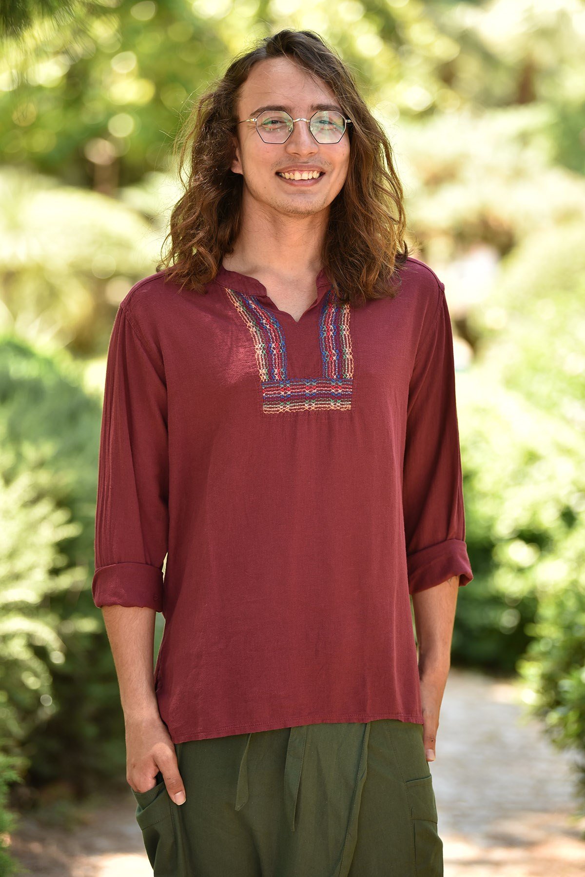 Siyah Hakim Yaka Nakış Detaylı Pamuk Erkek Gömlek   - Şaman Butik Erkek Bordo Hakim Yaka Nakış Detaylı Pamuk Erkek Gömlek 