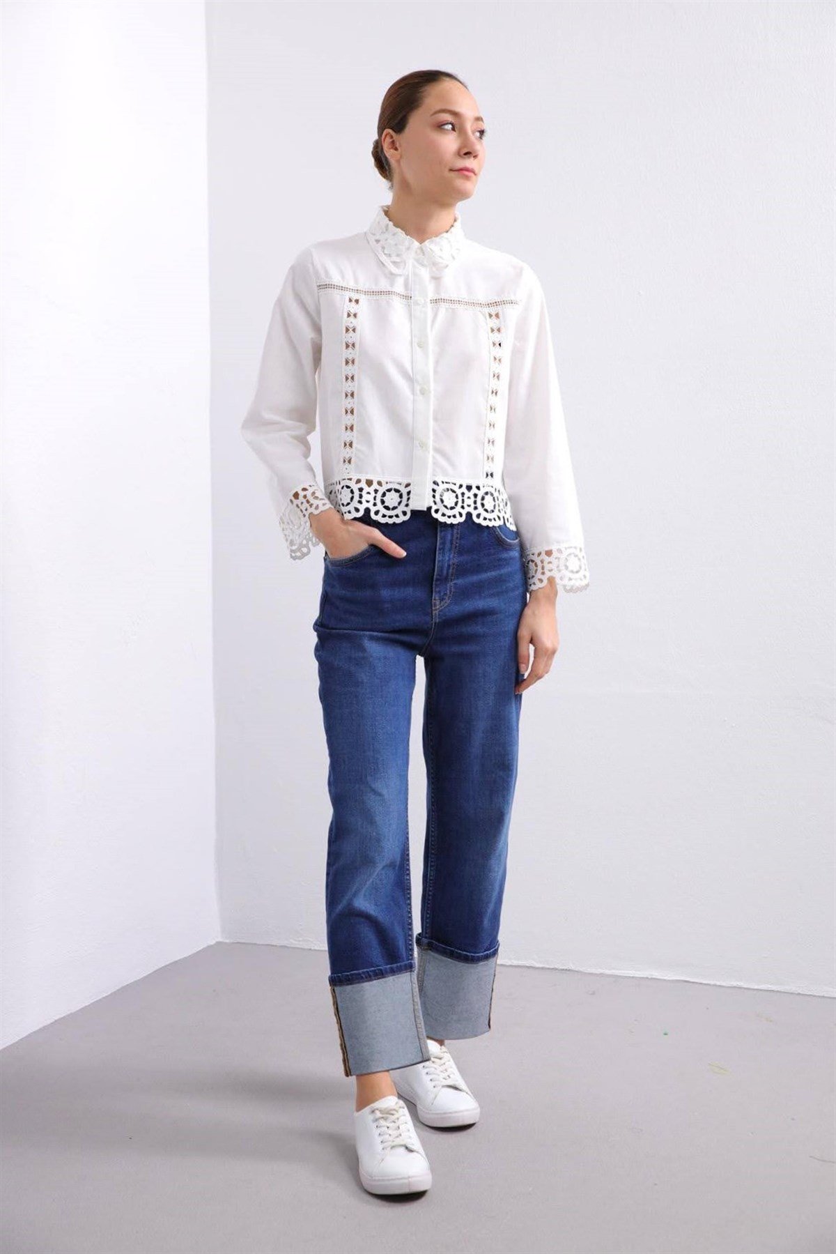  Ekru Güpürlü Kısa Gömlek