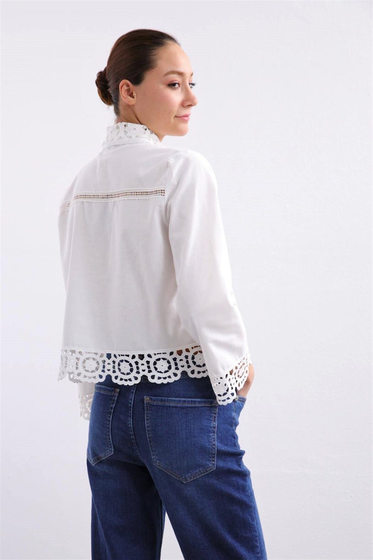  Ekru Güpürlü Kısa Gömlek