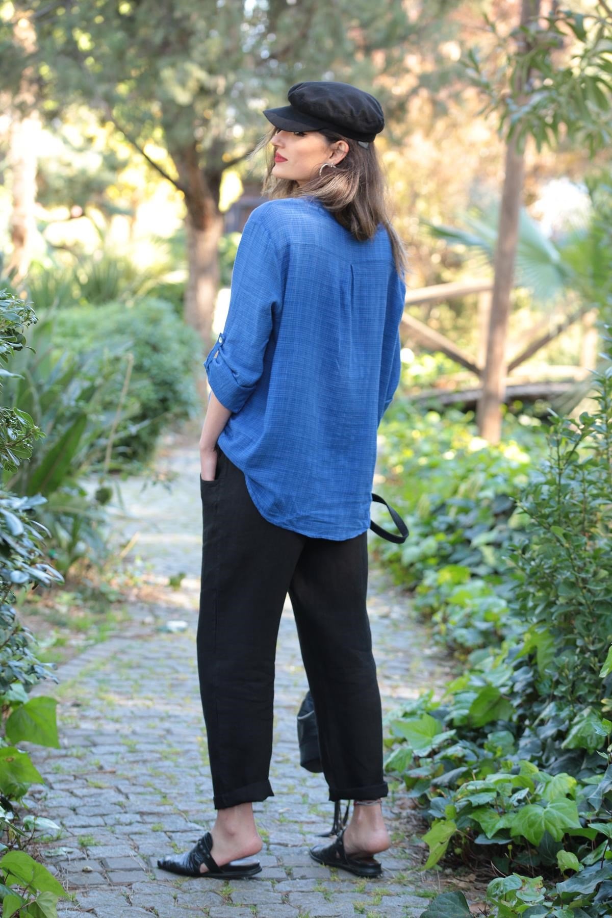  Koyu Mavi Hakim Yaka Üç Düğmeli Gömlek