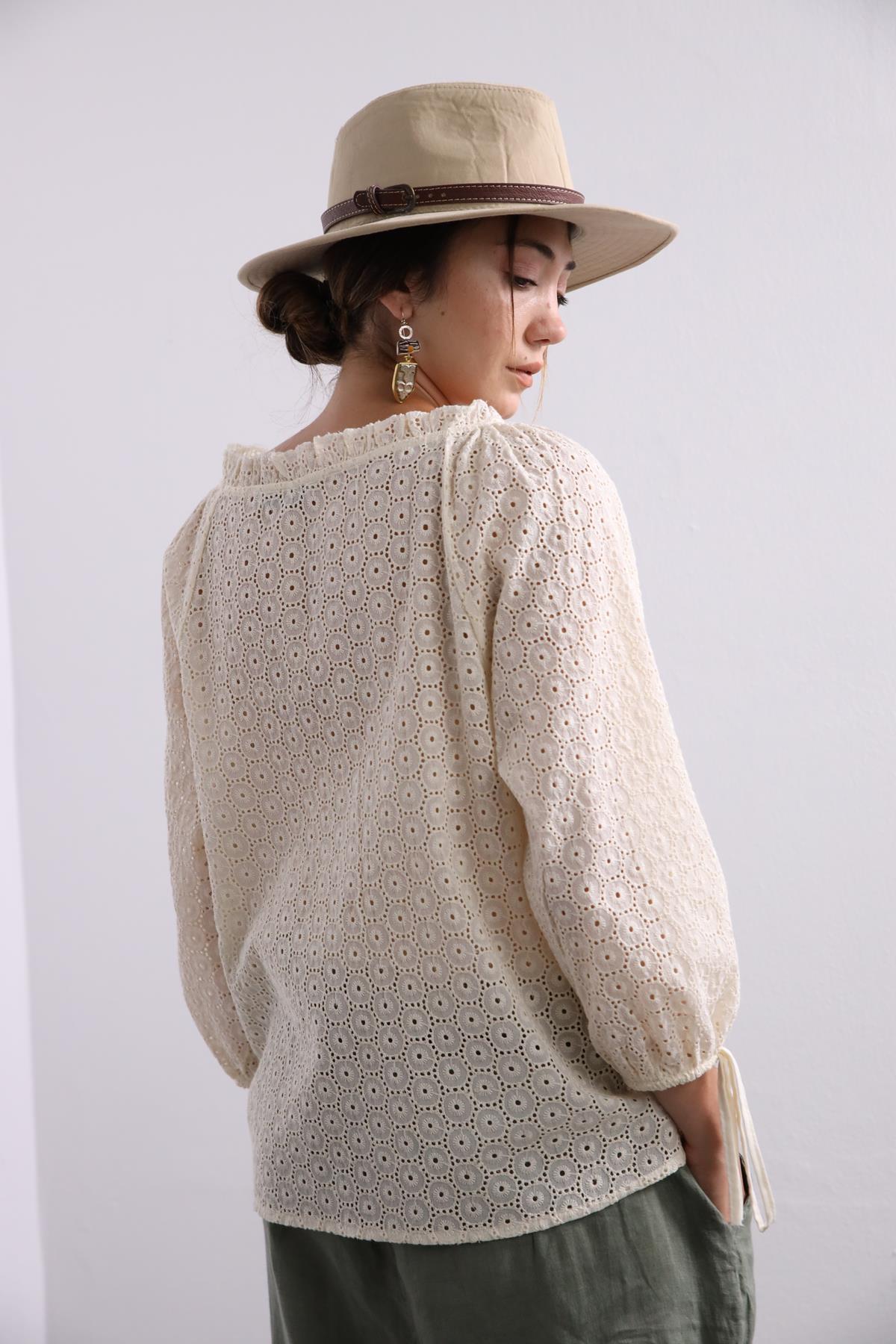 Saman Butik | Shop Online Cream Straight Collar Guipure Blouse