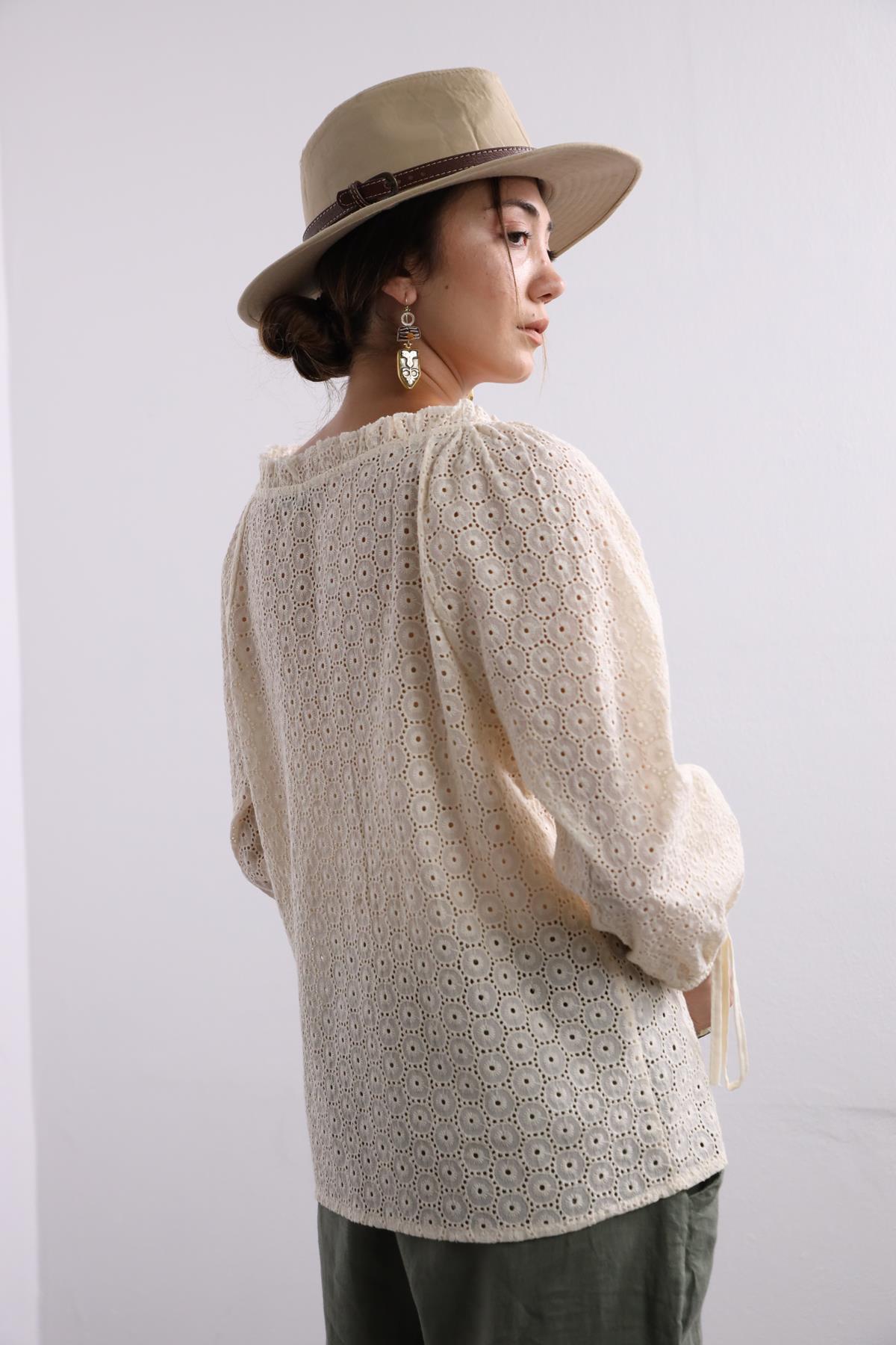 Saman Butik | Shop Online Cream Straight Collar Guipure Blouse