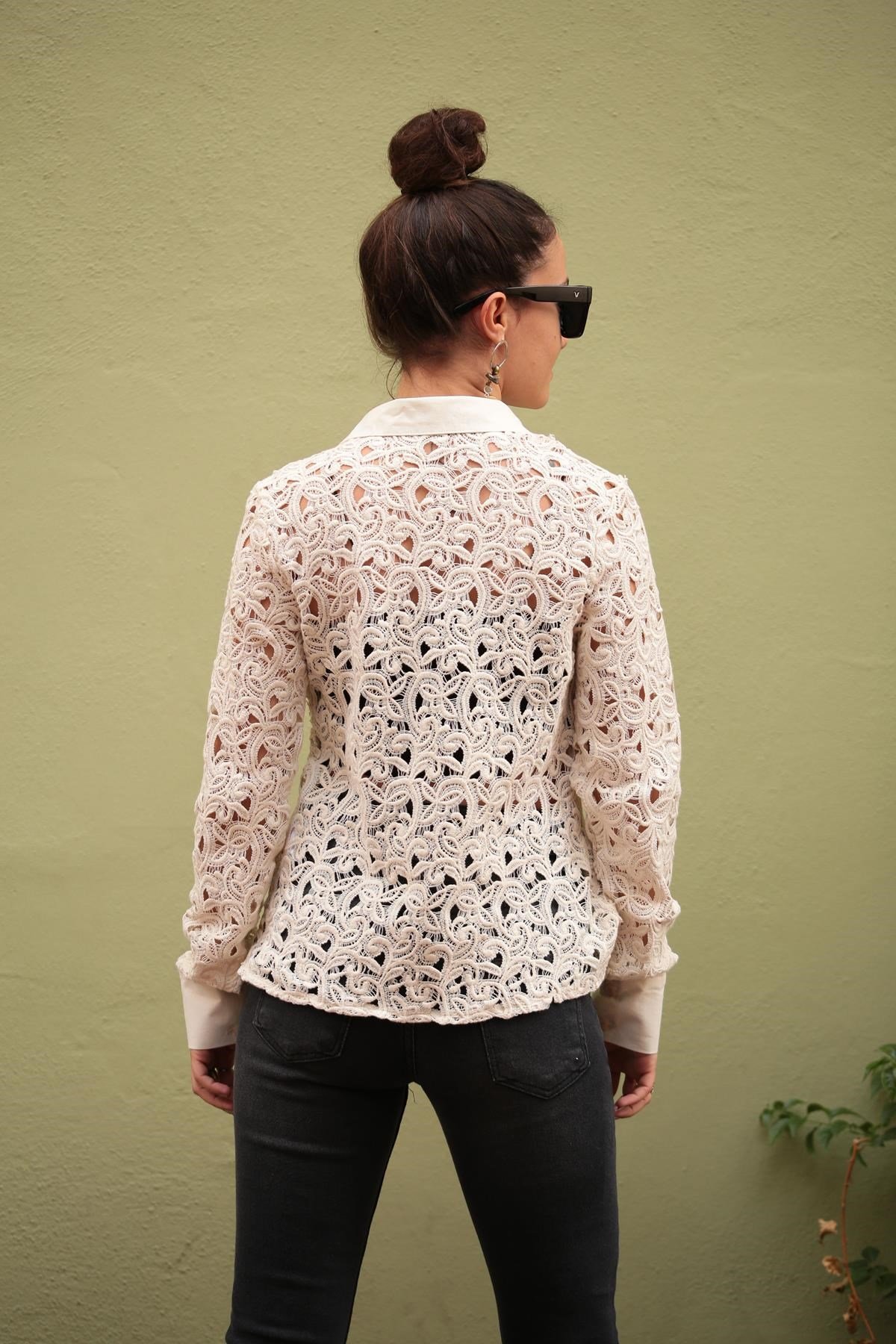  Krem Güpürlü Gömlek