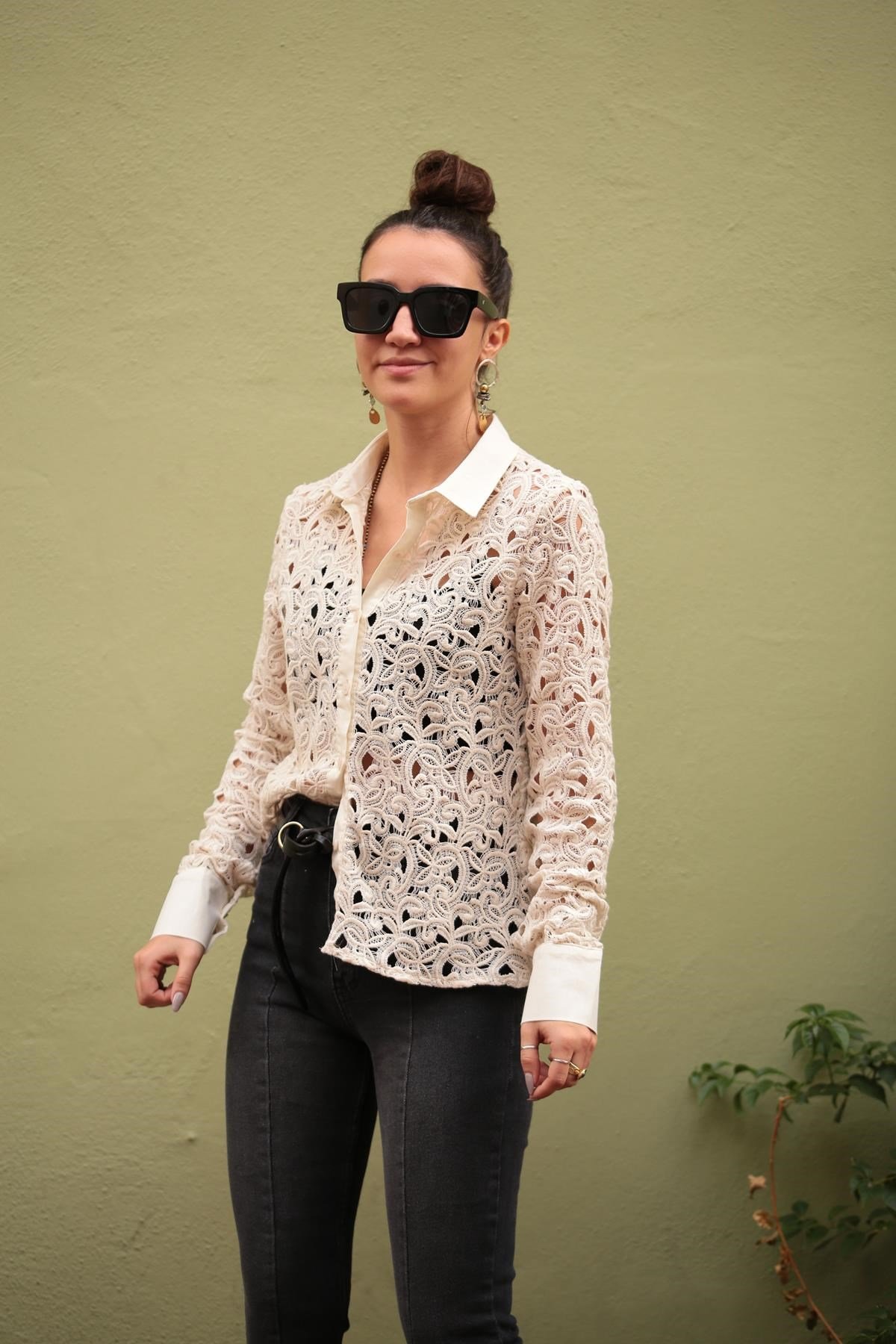  Krem Güpürlü Gömlek