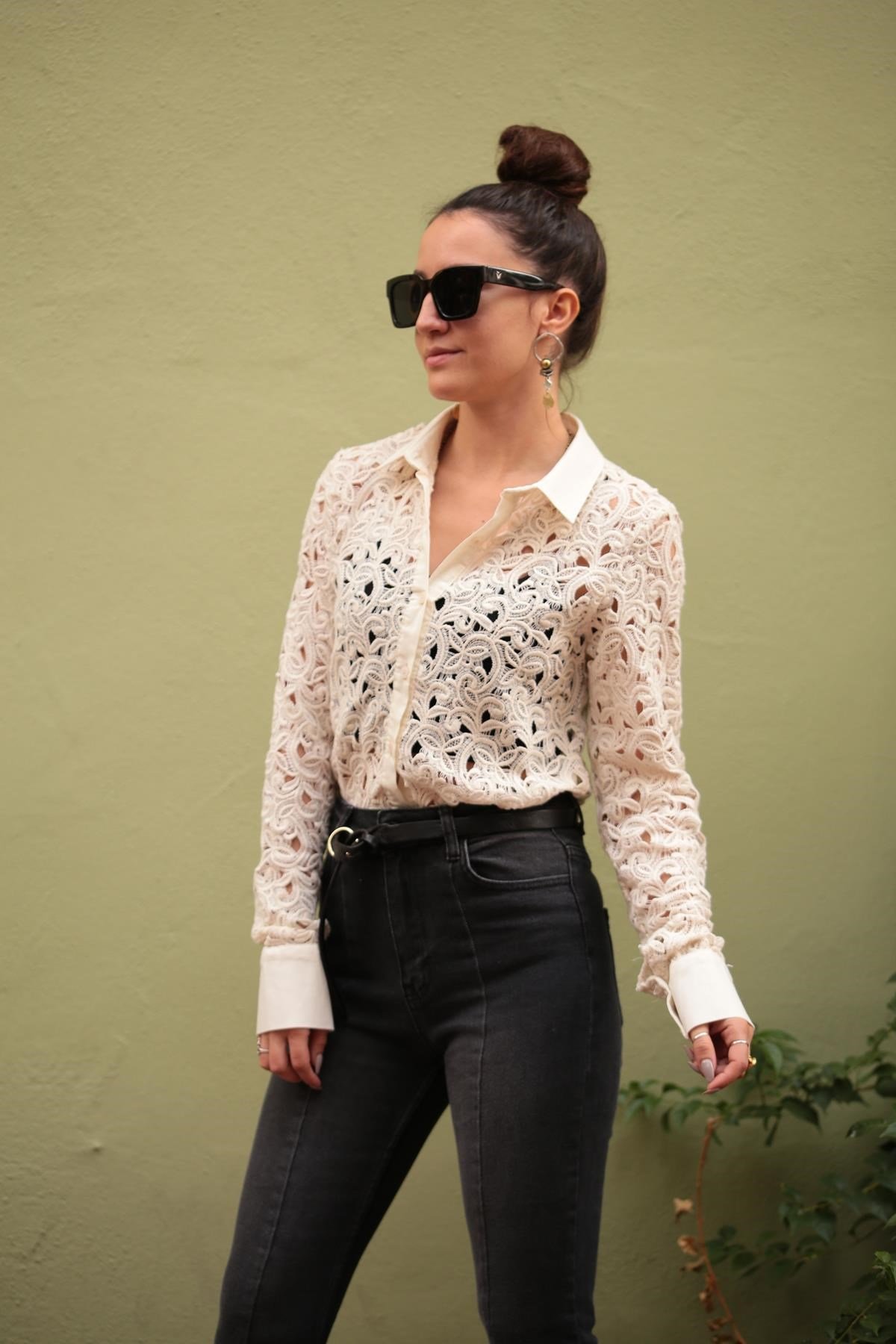  Krem Güpürlü Gömlek