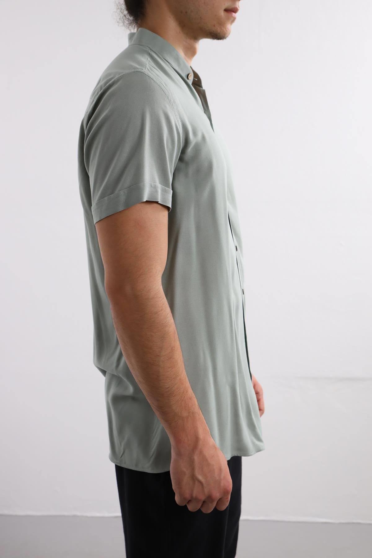  Mint Yeşili Hakim Yaka Rahat Kesim Erkek Gömlek