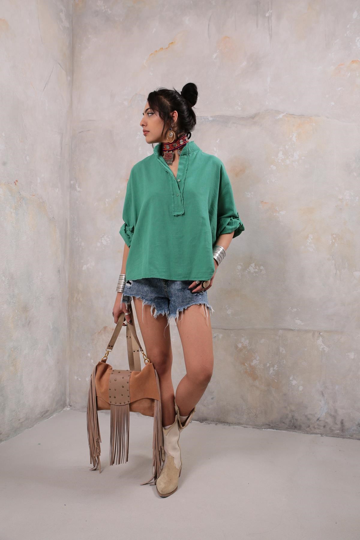  Mint Yeşili Hakim Yaka Saçak Detaylı Gömlek