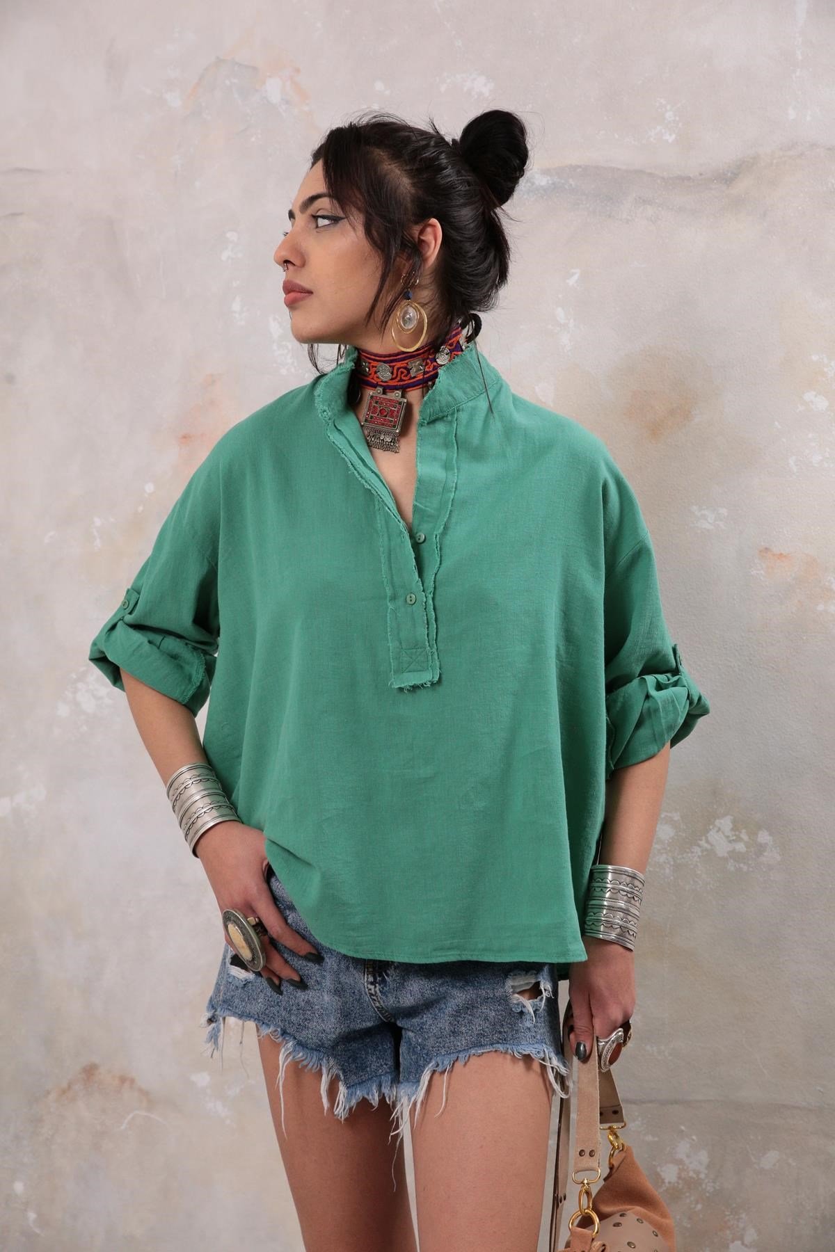 Mint Yeşili Hakim Yaka Saçak Detaylı Gömlek