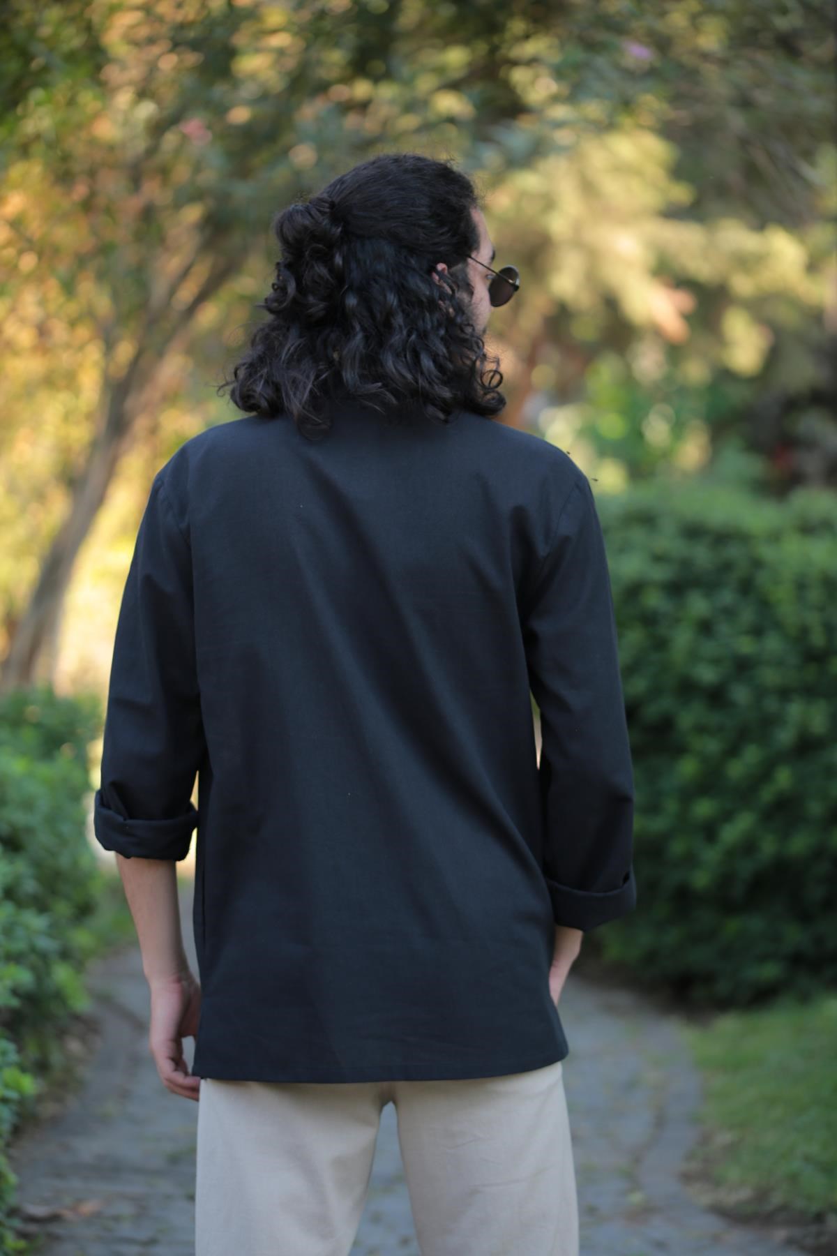  Siyah Hakim Yaka Düğüm Düğme Gömlek