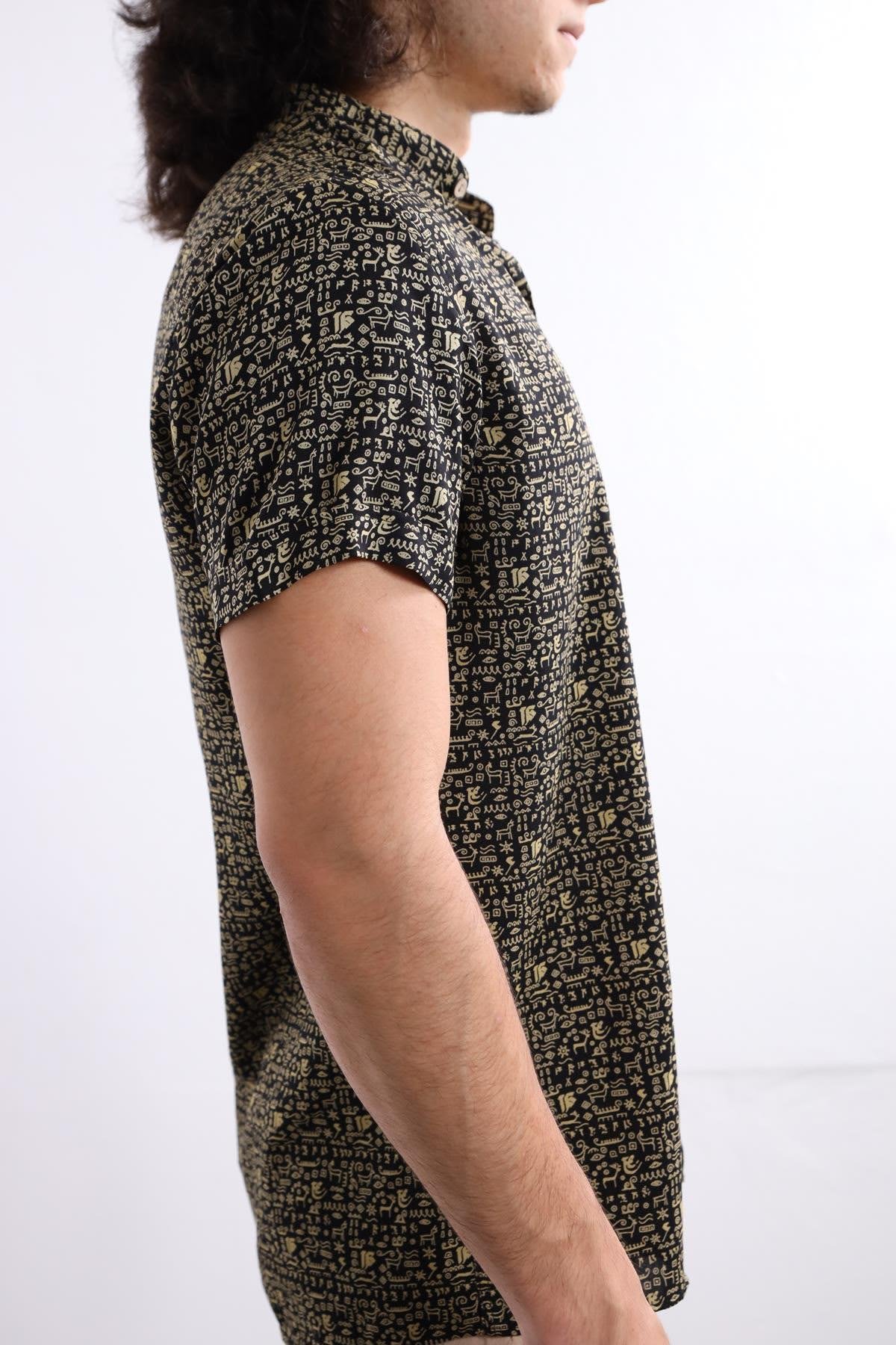  Siyah Hakim Yaka Etnik Desen Rahat Kesim Erkek Gömlek