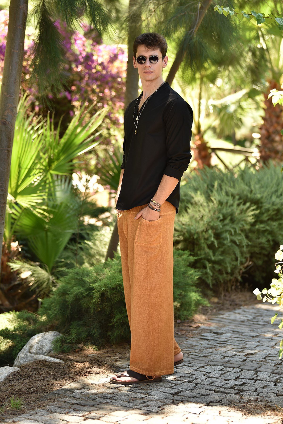 Siyah V Yaka Erkek Gömlek - Şaman Butik Siyah V Yaka Erkek Gömlek