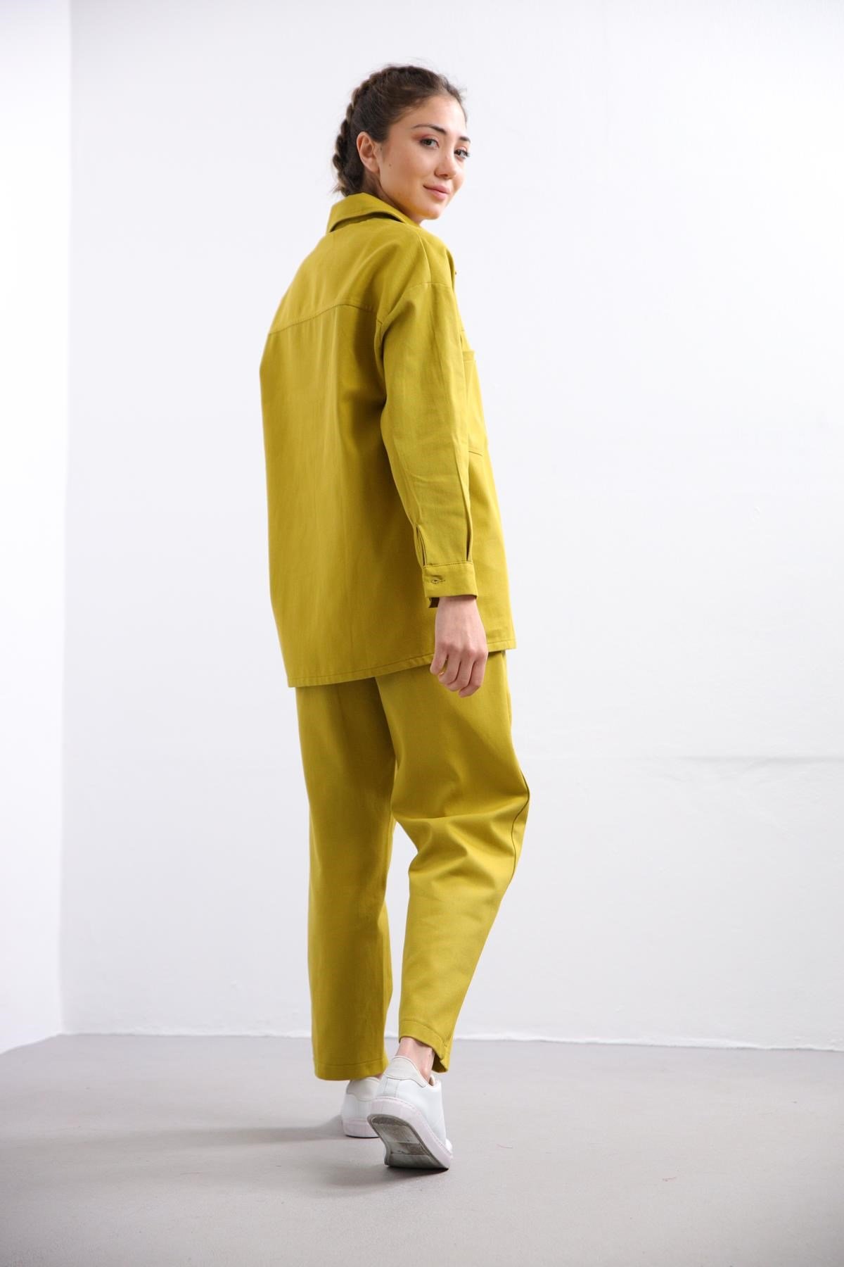  Yağ Yeşili Büyük Cepli Gömlek