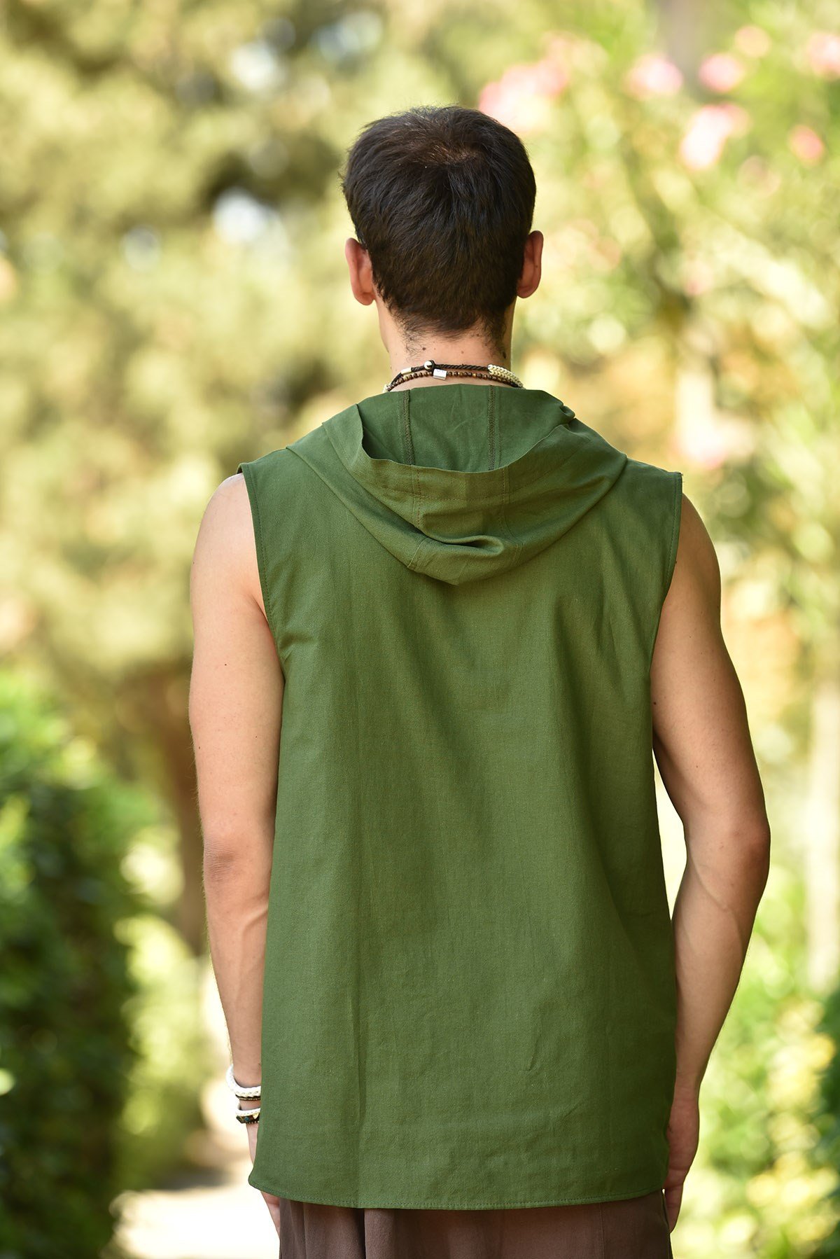 Yeşil Kapşonlu Kolsuz Gömlek - Şaman Butik Yeşil Kapşonlu Kolsuz Gömlek