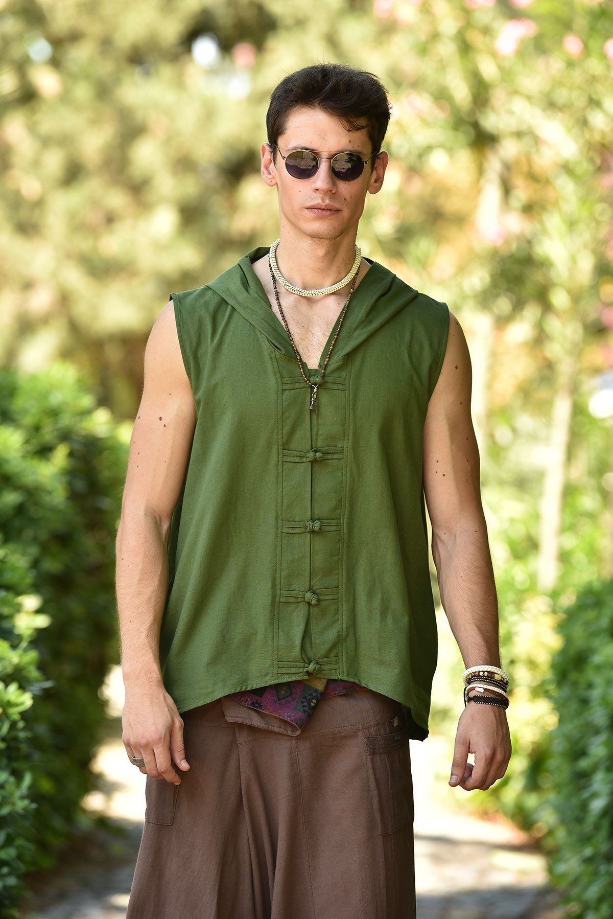 Yeşil Kapşonlu Kolsuz Gömlek - Şaman Butik Yeşil Kapşonlu Kolsuz Gömlek