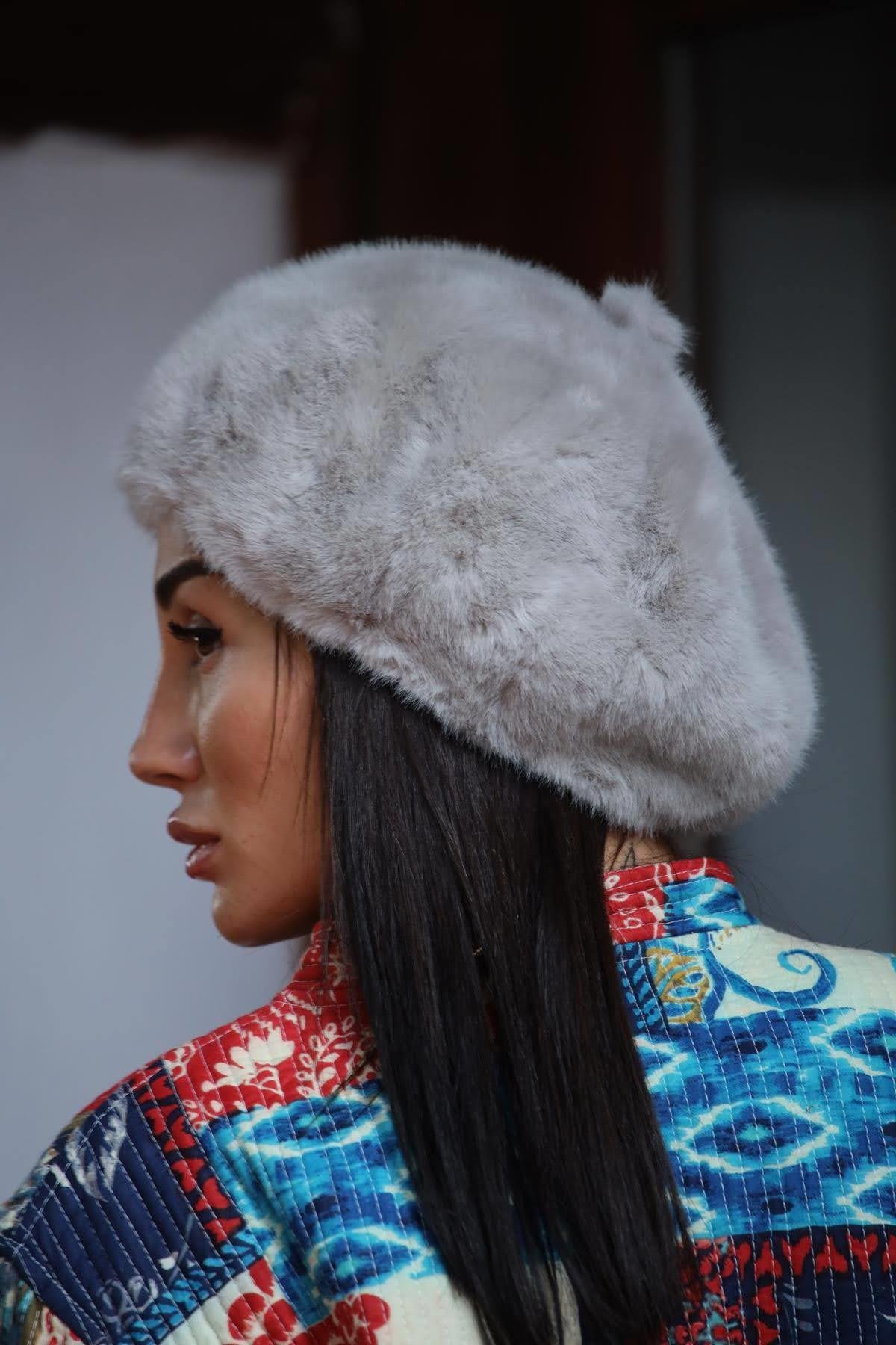 Gri Ayarlanabilir İpli Peluş Ressam Bere