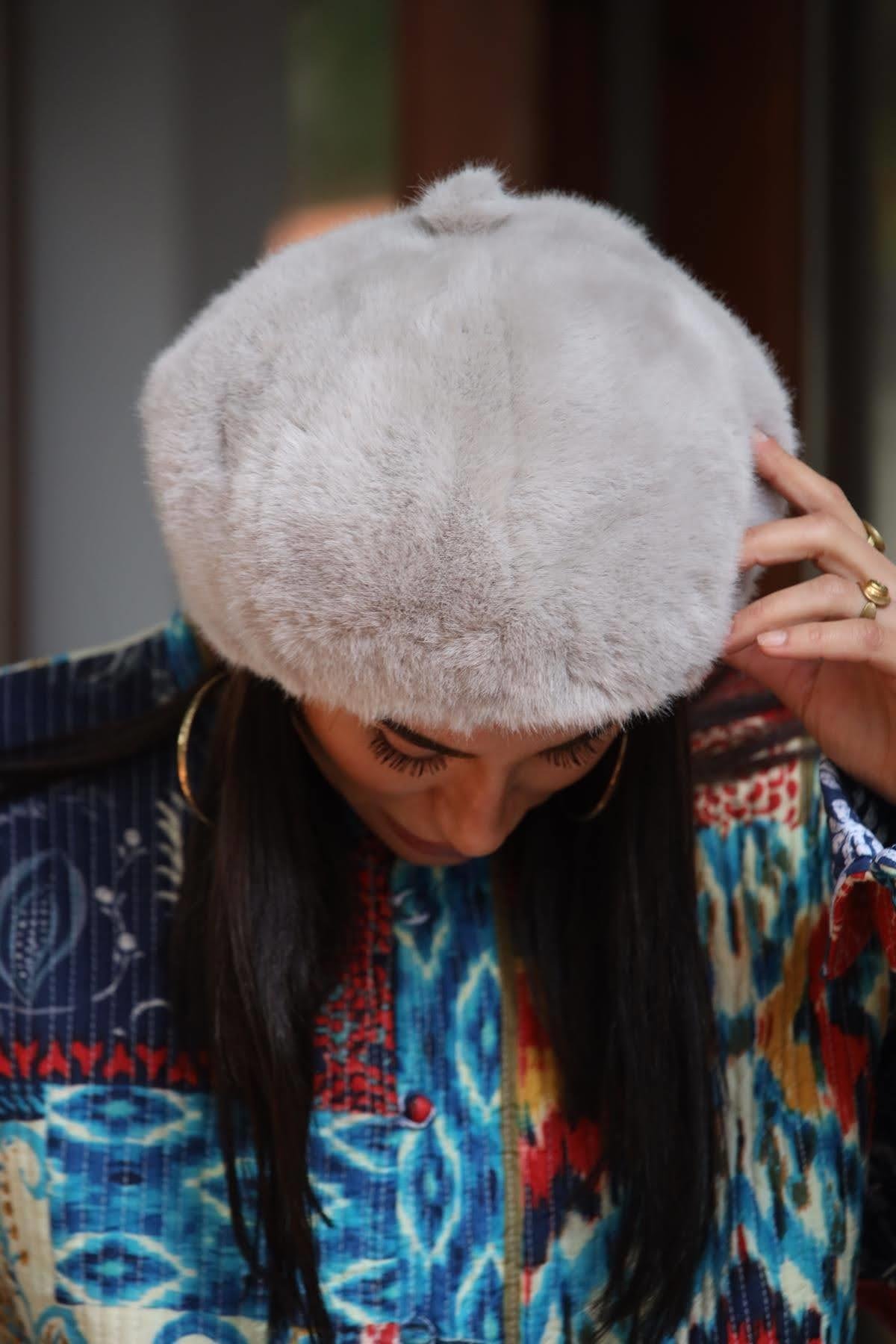 Gri Ayarlanabilir İpli Peluş Ressam Bere