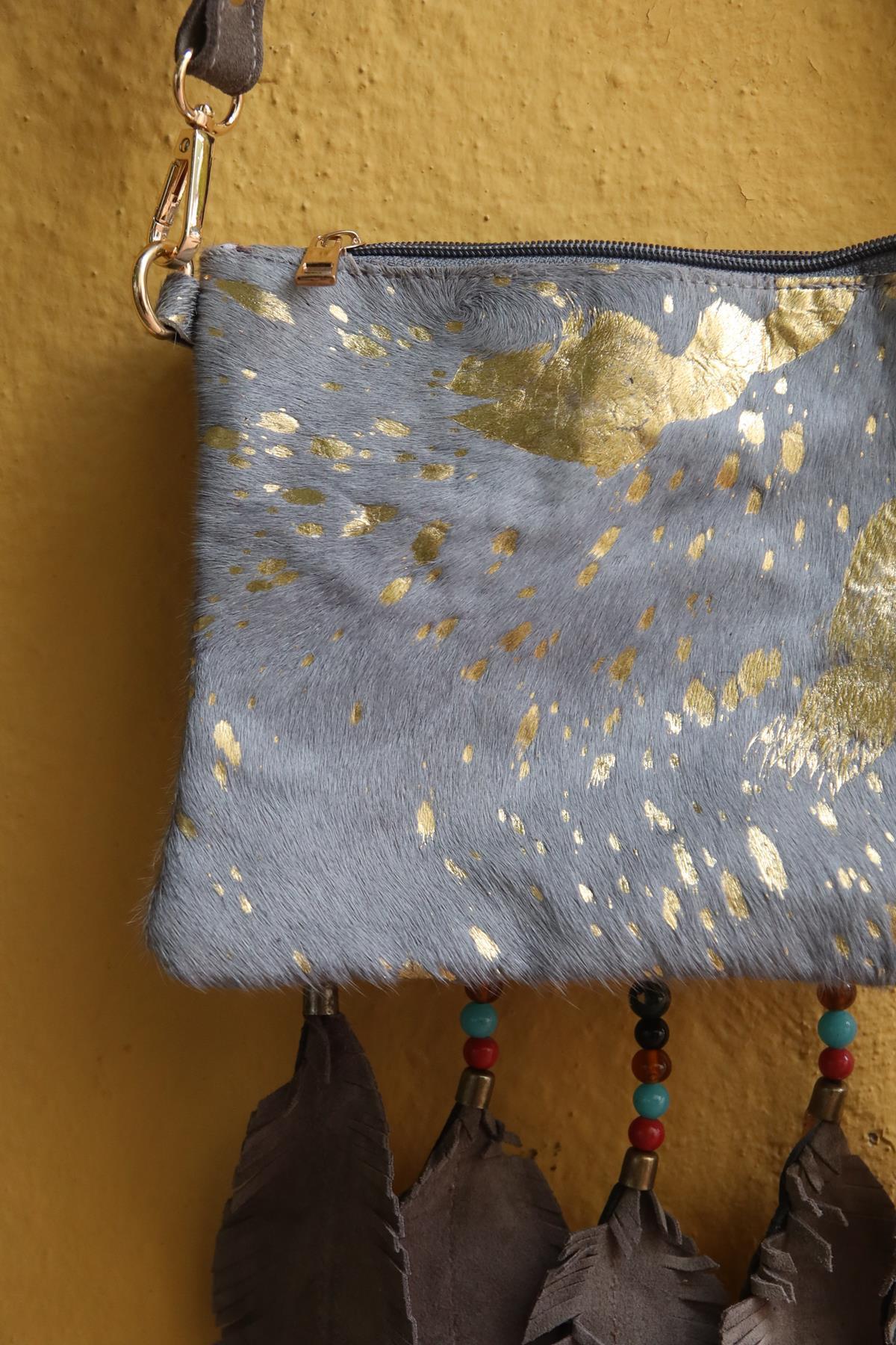 Gri Deniz Kabuklu Boncuk Püsküllü Tay Tüyü Tasarım Çanta