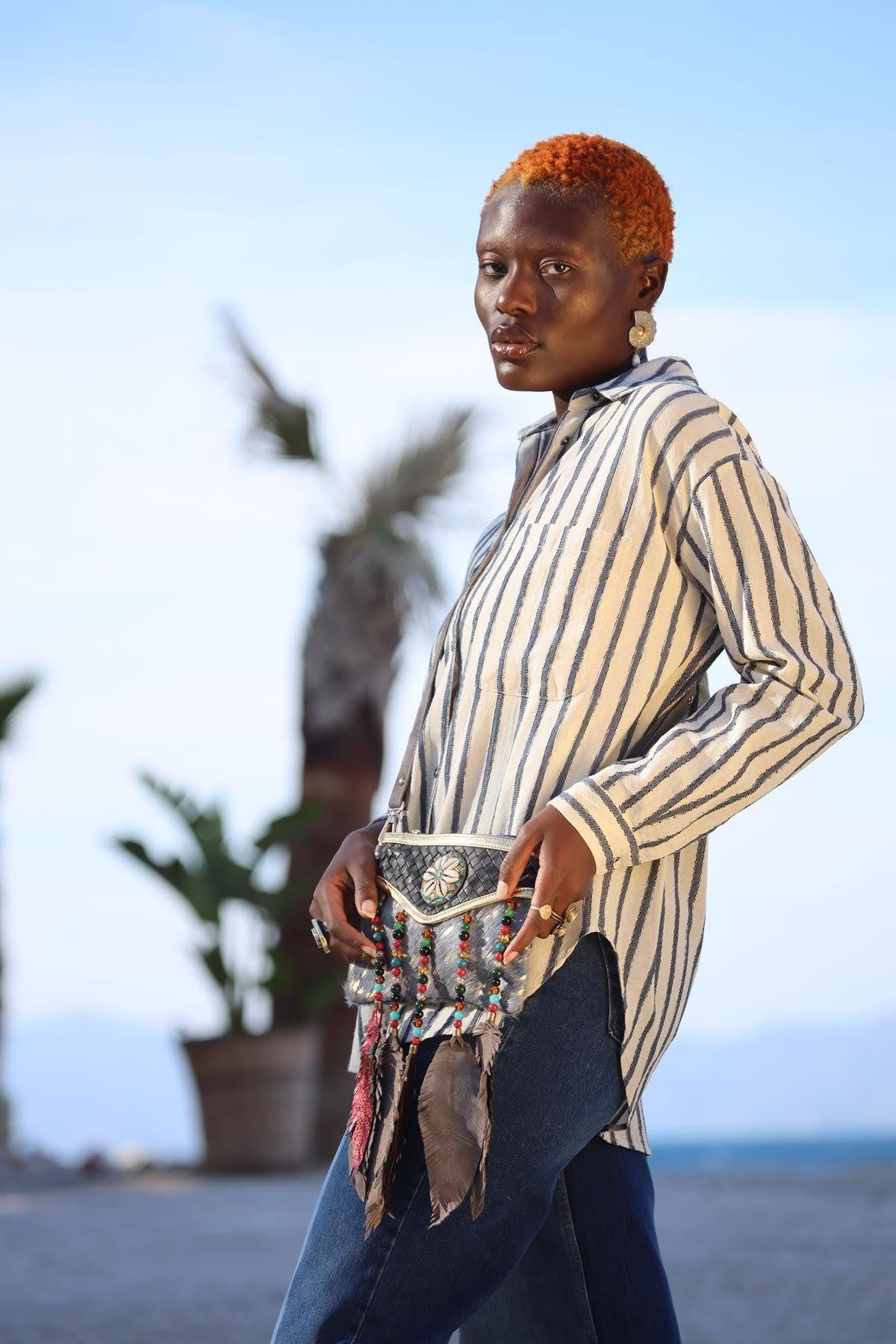 Gri Deniz Kabuklu Boncuk Püsküllü Tay Tüyü Tasarım Çanta