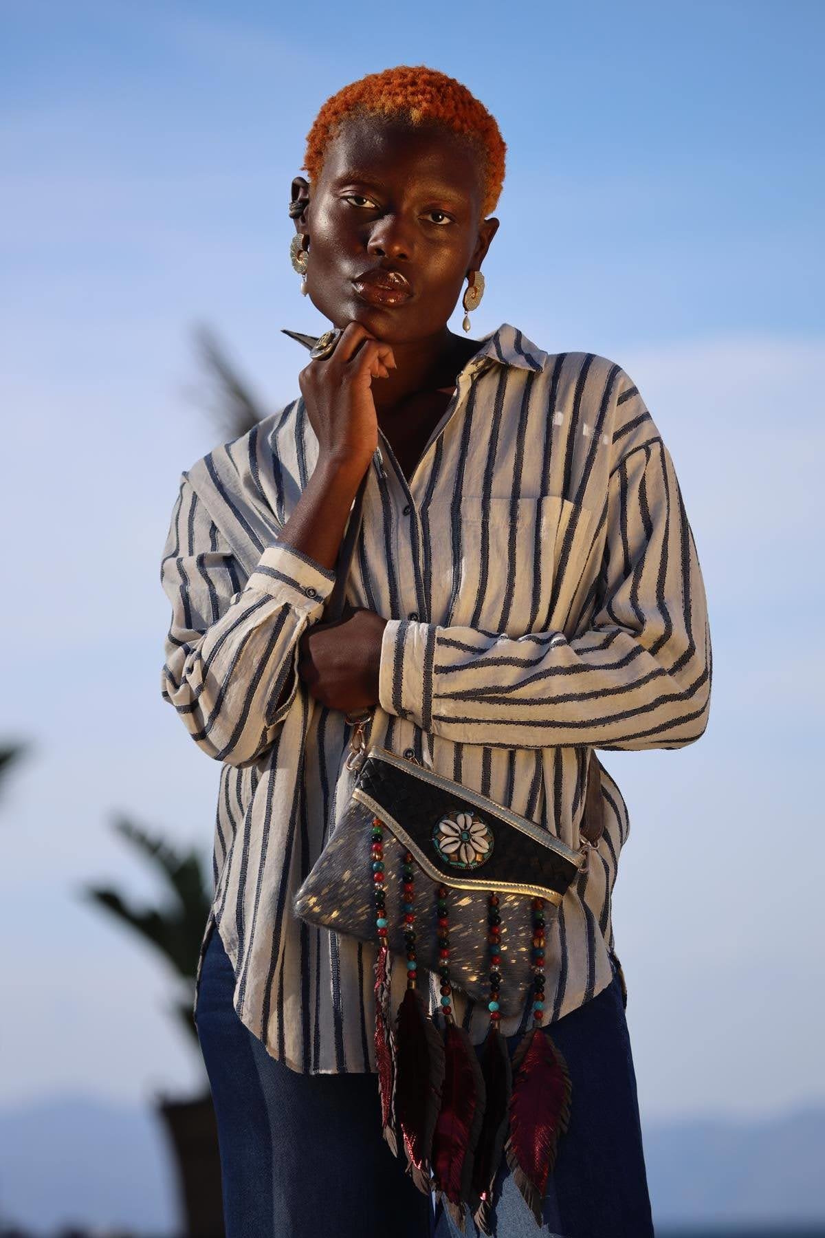 Gri Deniz Kabuklu Boncuk Püsküllü Tay Tüyü Tasarım Çanta