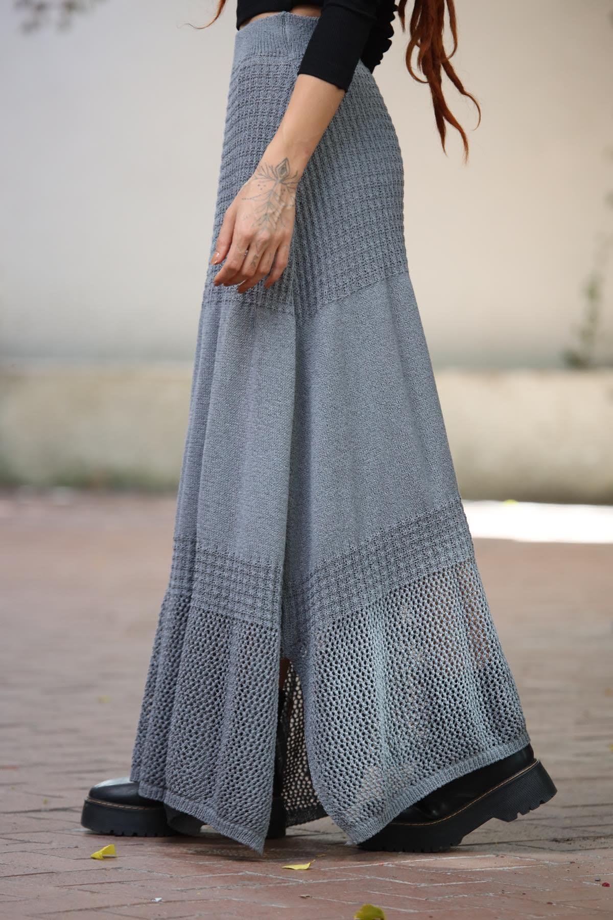 Gri File Detay Yırtmaçlı Örme Etek