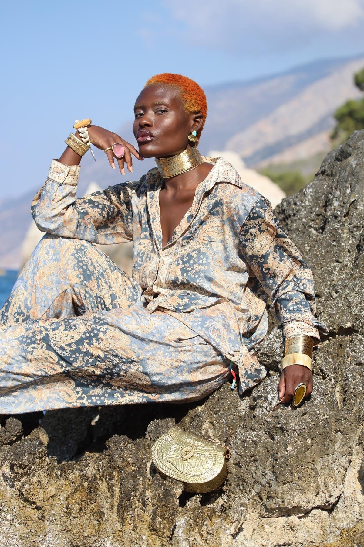 Gri Otantik Desenli İpek Gömlek ve Pantolon Takım