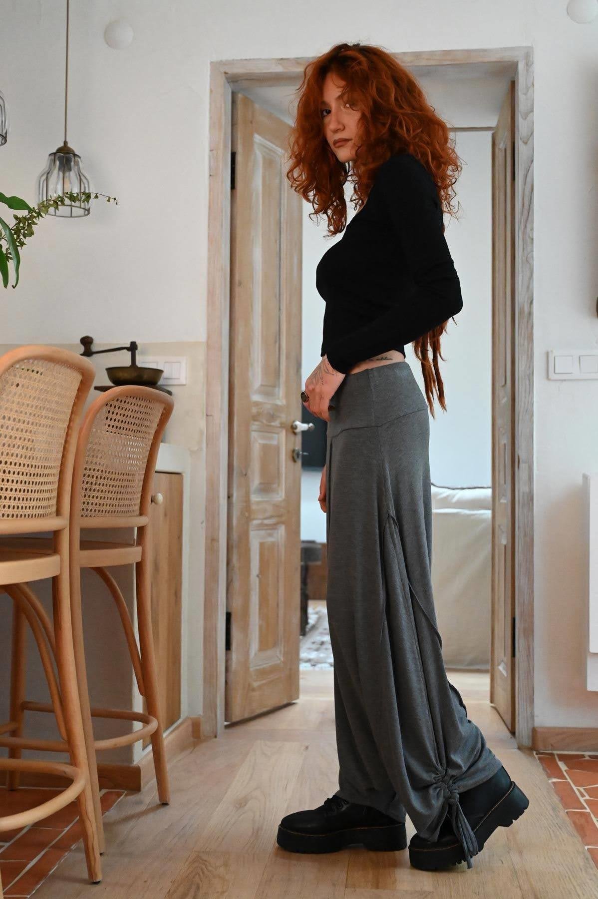 Gri Paçası İpli Dikiş Detay Triko Şalvar