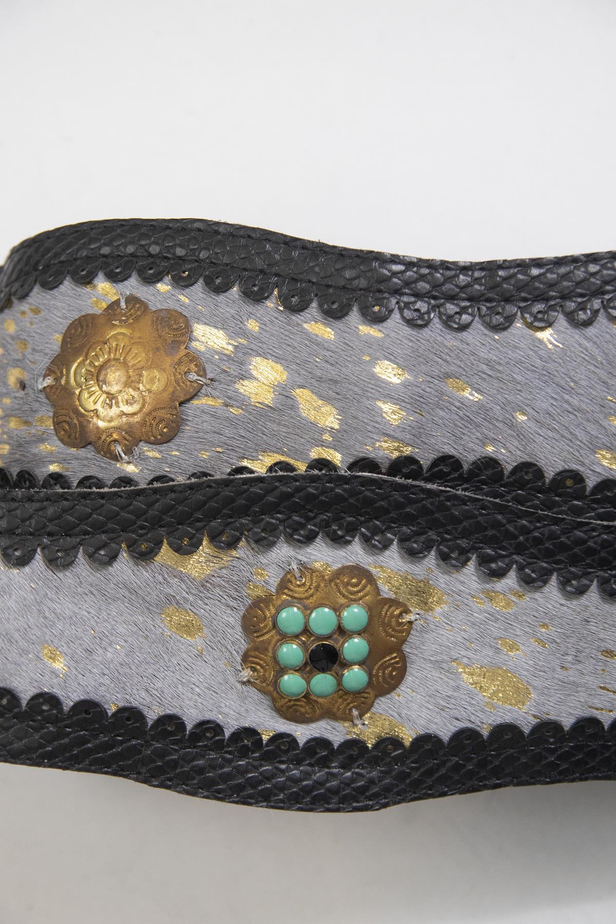 Gri Tay Tüyü Büyük Tokalı Kemer