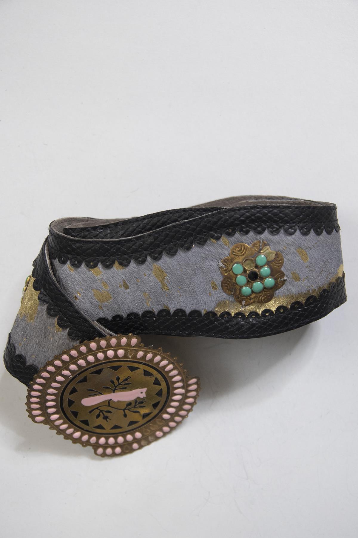 Gri Tay Tüyü Büyük Tokalı Kemer