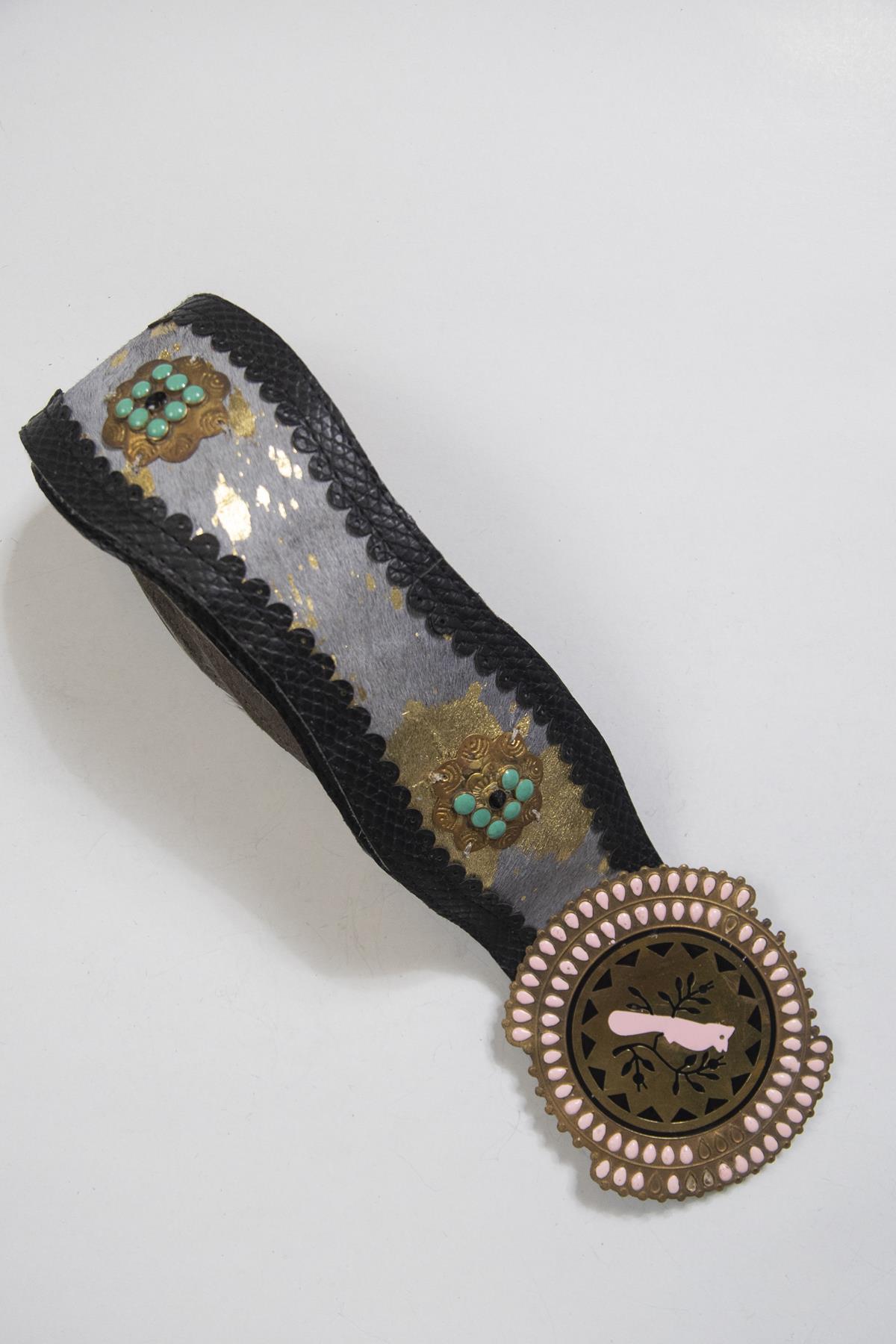 Gri Tay Tüyü Büyük Tokalı Kemer