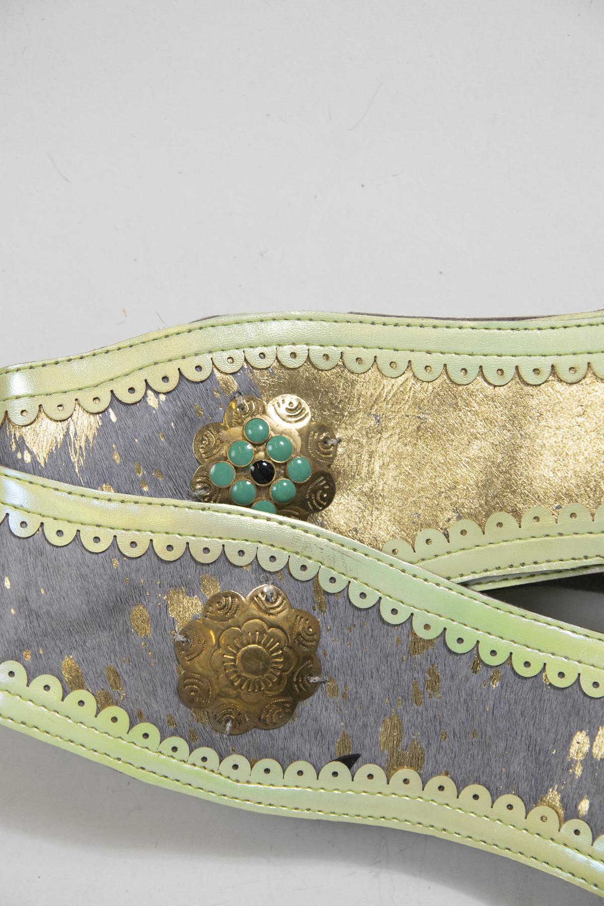 Gri Tay Tüyü Büyük Tokalı Kemer