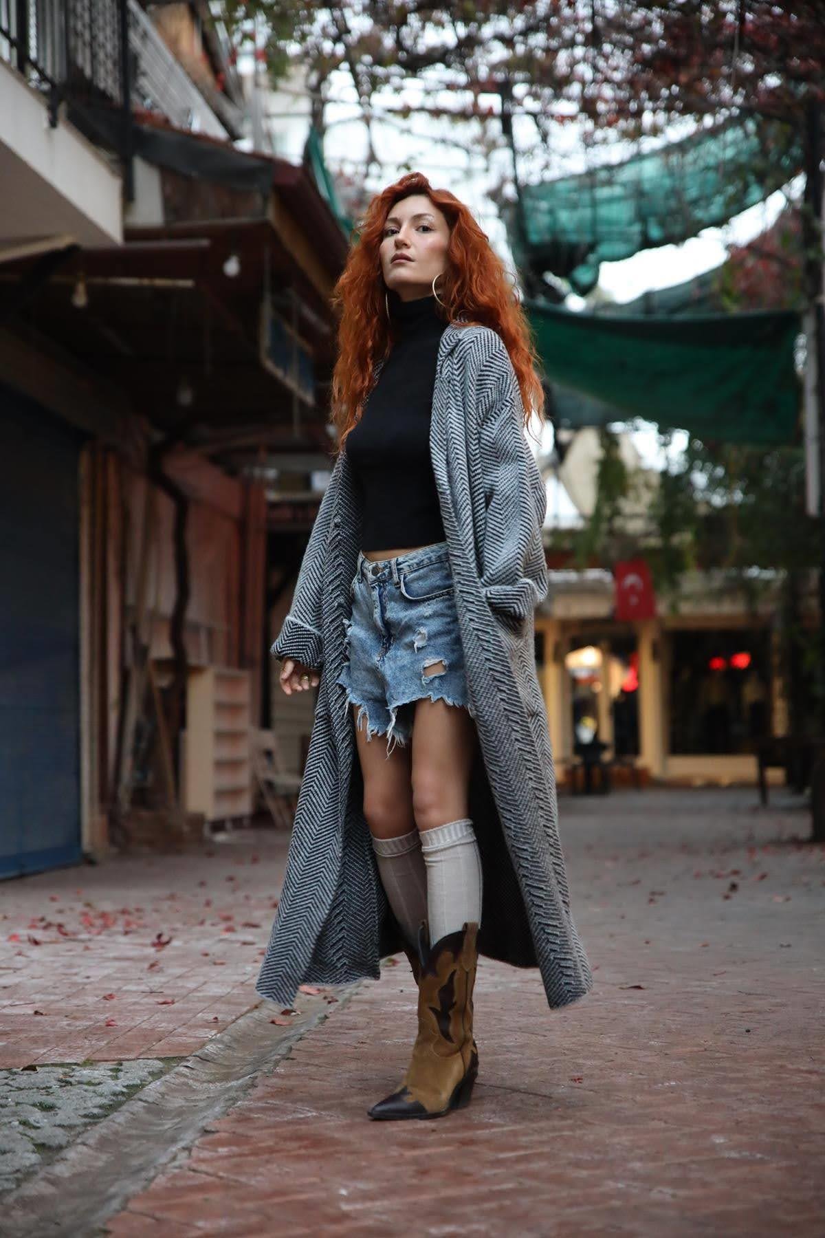 Gri Zikzak Desenli Cepli Uzun Triko Hırka