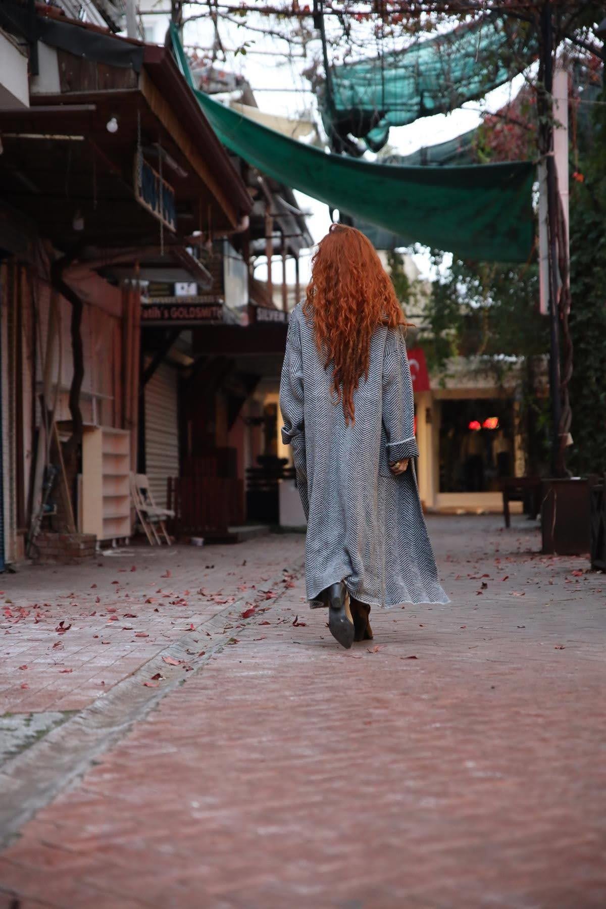 Gri Zikzak Desenli Cepli Uzun Triko Hırka