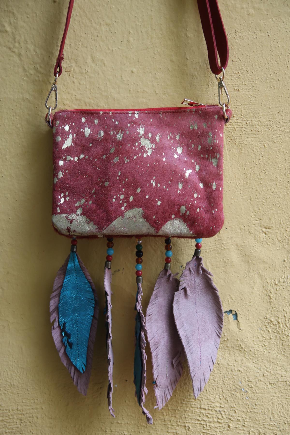 Gül Kurusu Deniz Kabuklu Boncuk Püsküllü Tay Tüyü Tasarım Çanta