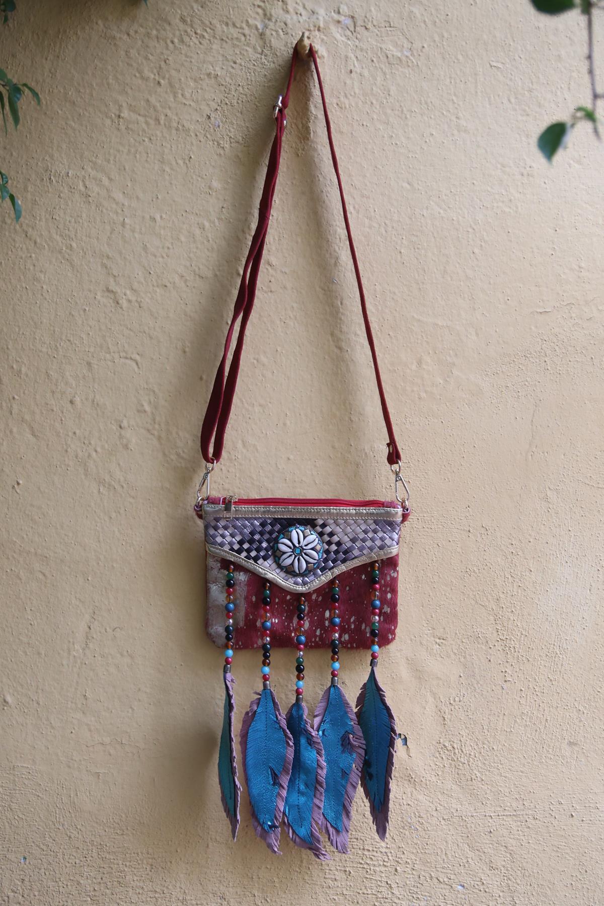 Gül Kurusu Deniz Kabuklu Boncuk Püsküllü Tay Tüyü Tasarım Çanta