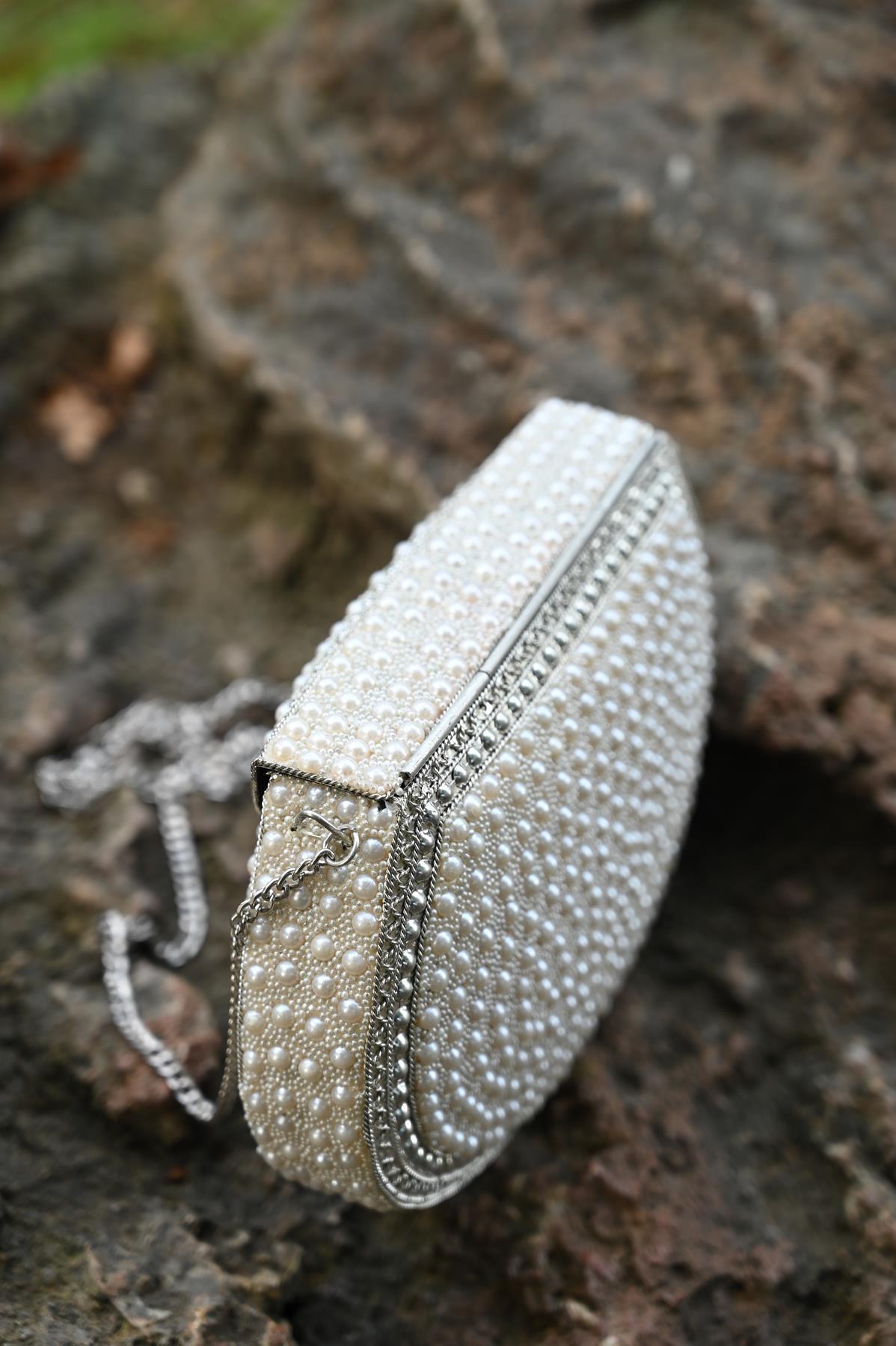 Gümüş Rengi İnci İşlemeli Özel Tasarım Çanta