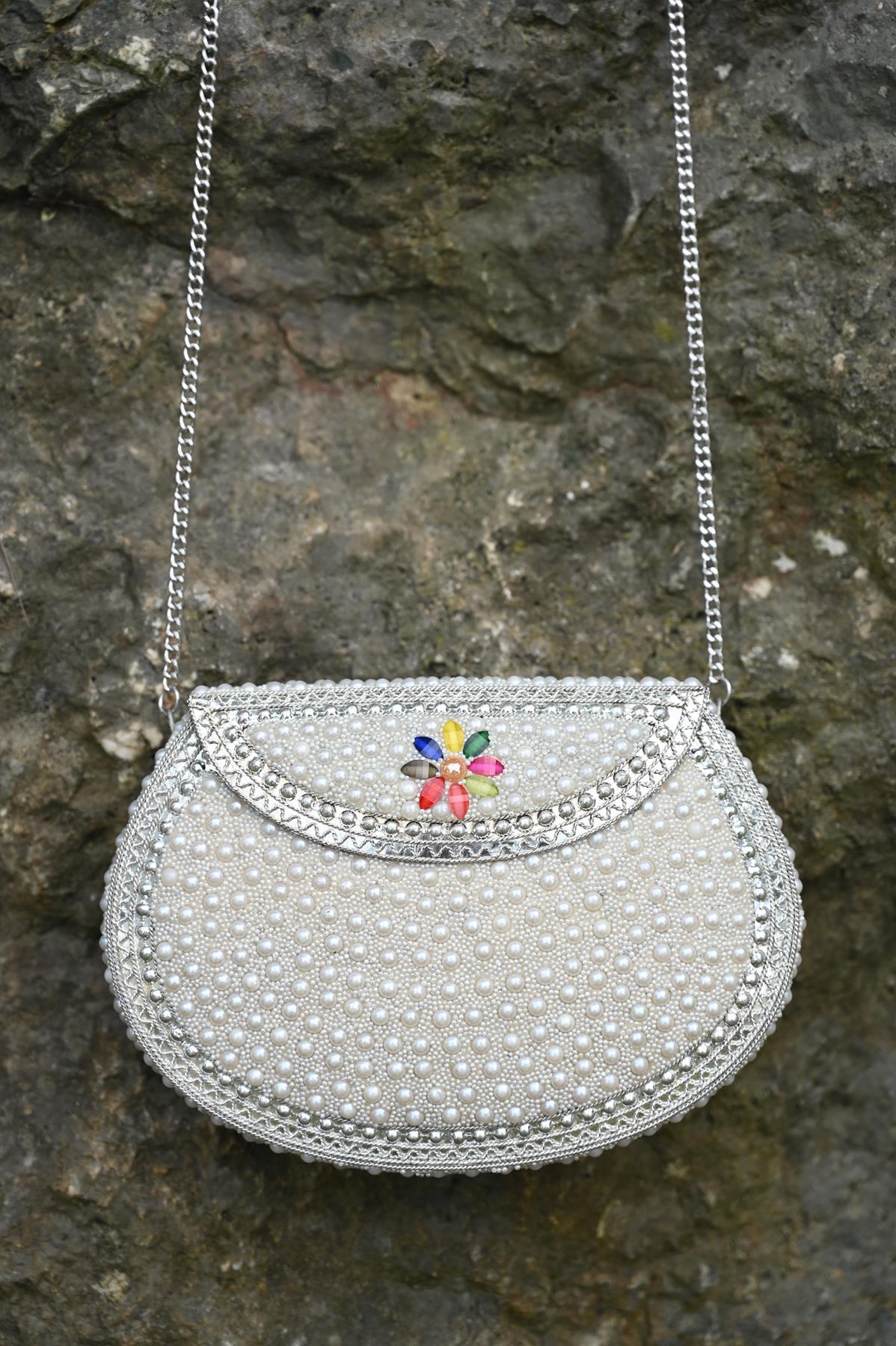 Gümüş Rengi İnci İşlemeli Özel Tasarım Çanta