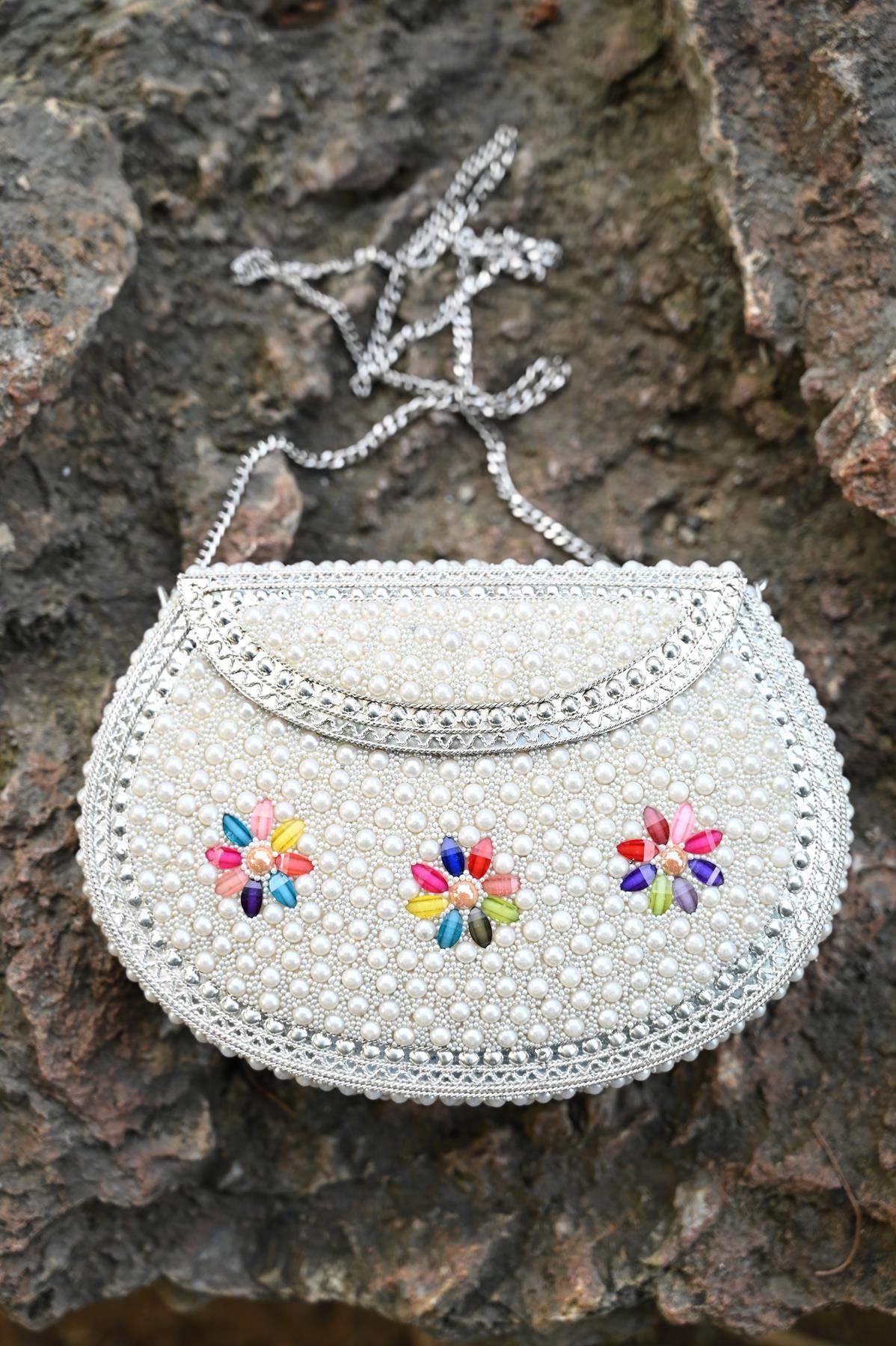 Gümüş Rengi İnci İşlemeli Özel Tasarım Çanta