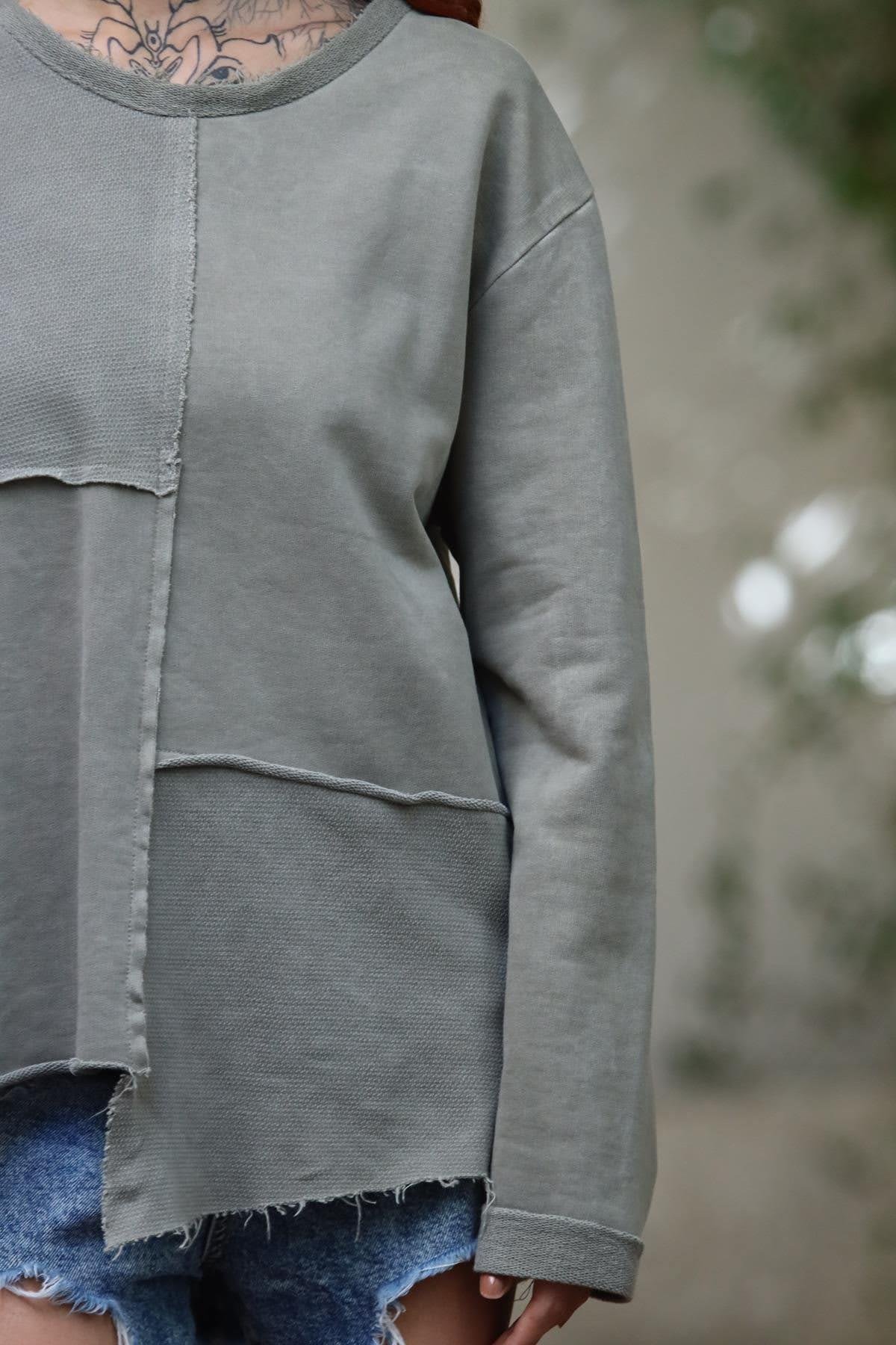 Haki Bisiklet Yaka Dikiş Detaylı Parçalı Sweat