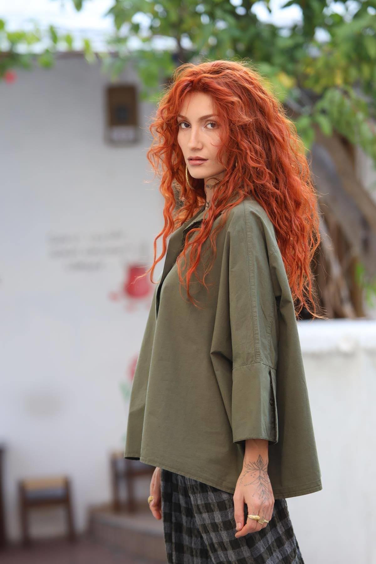 Haki Kalın Manşetli Düğmesi Gizli Salaş Gömlek