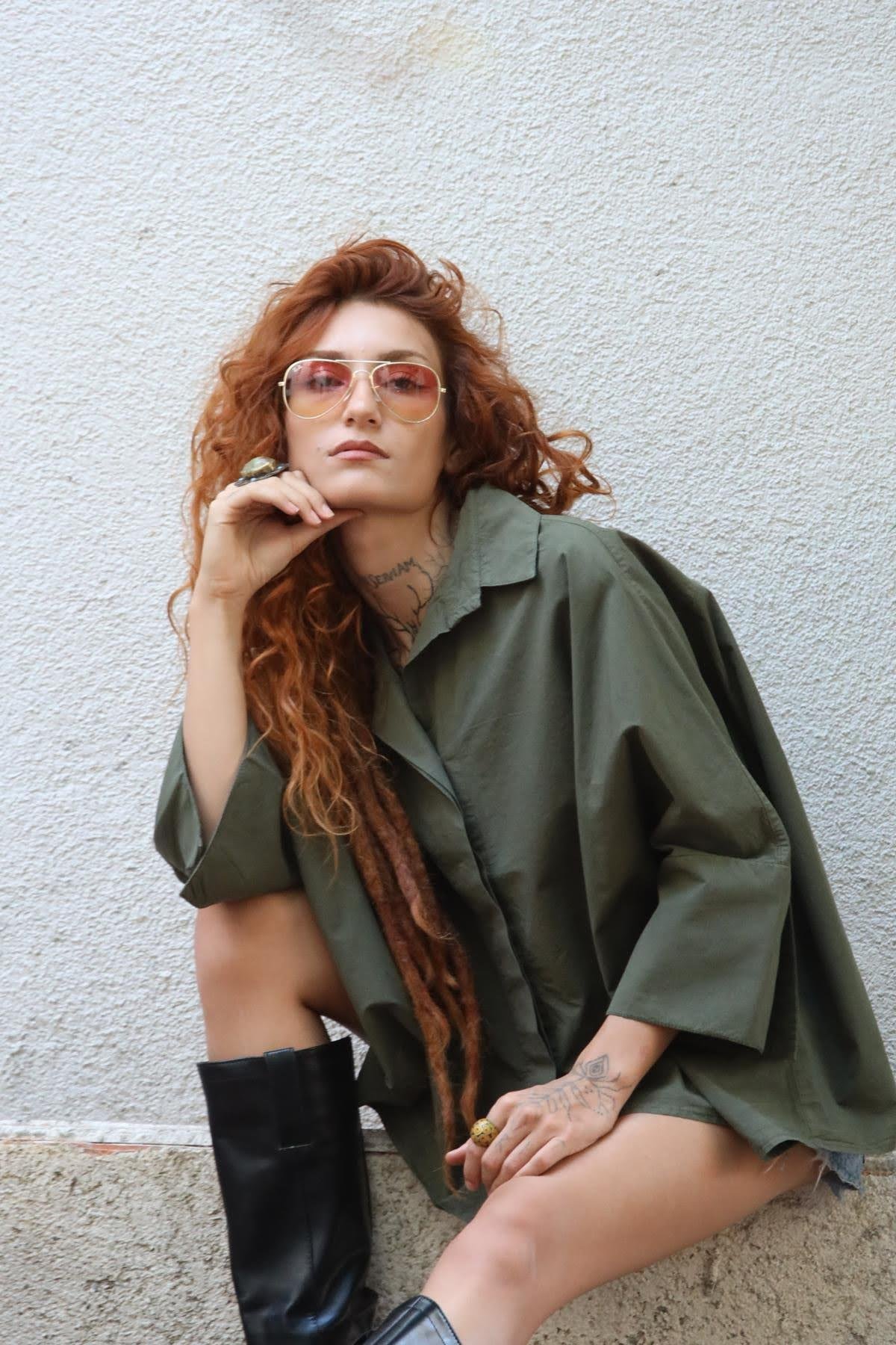 Haki Kalın Manşetli Düğmesi Gizli Salaş Gömlek