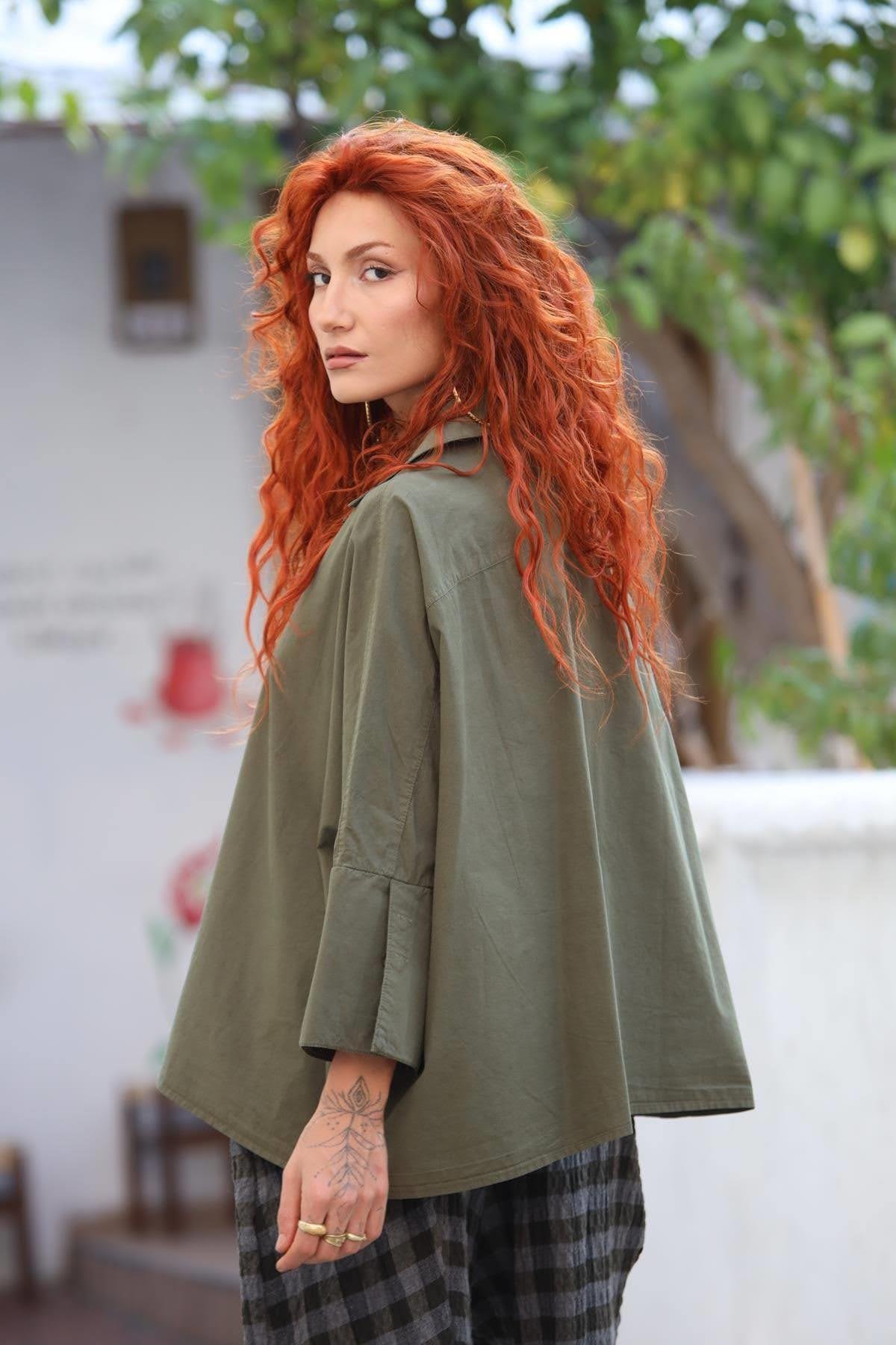 Haki Kalın Manşetli Düğmesi Gizli Salaş Gömlek