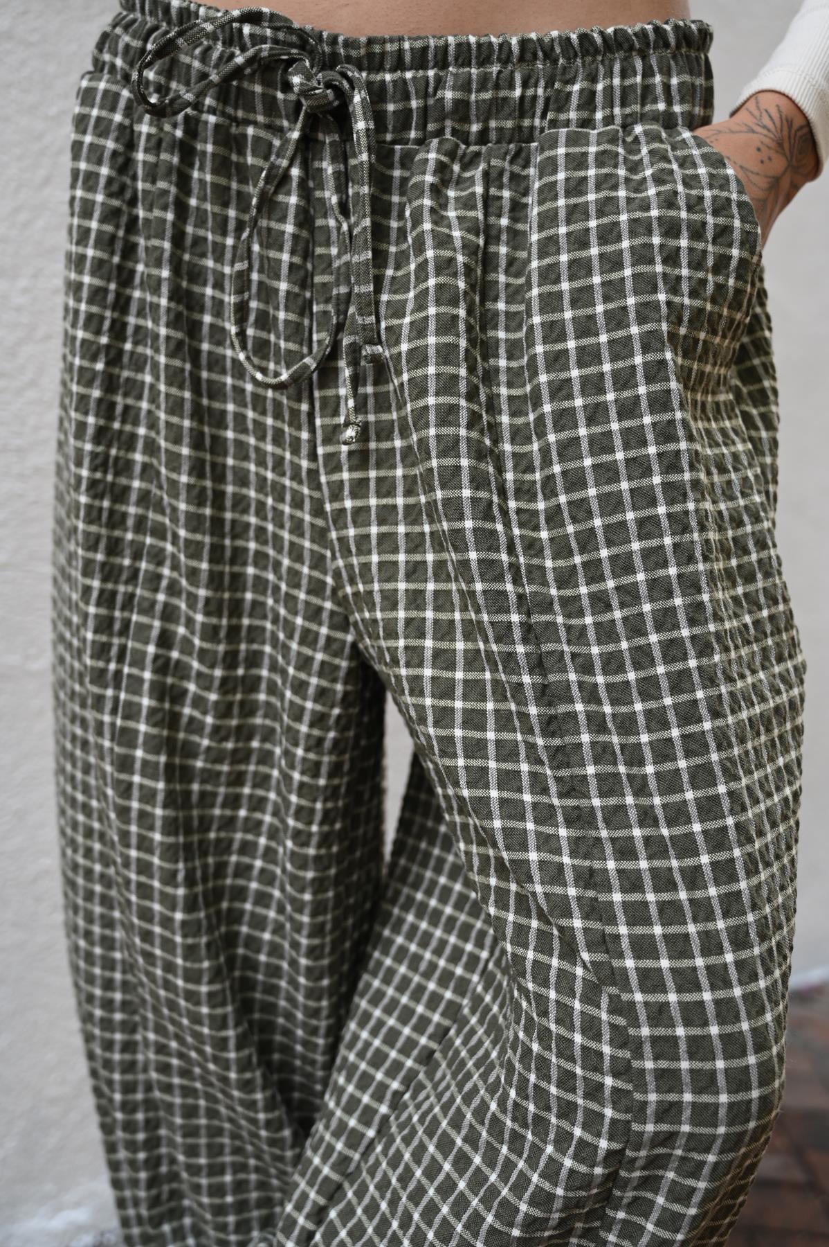 Haki Kareli Dikiş Detaylı Gofre Pantolon