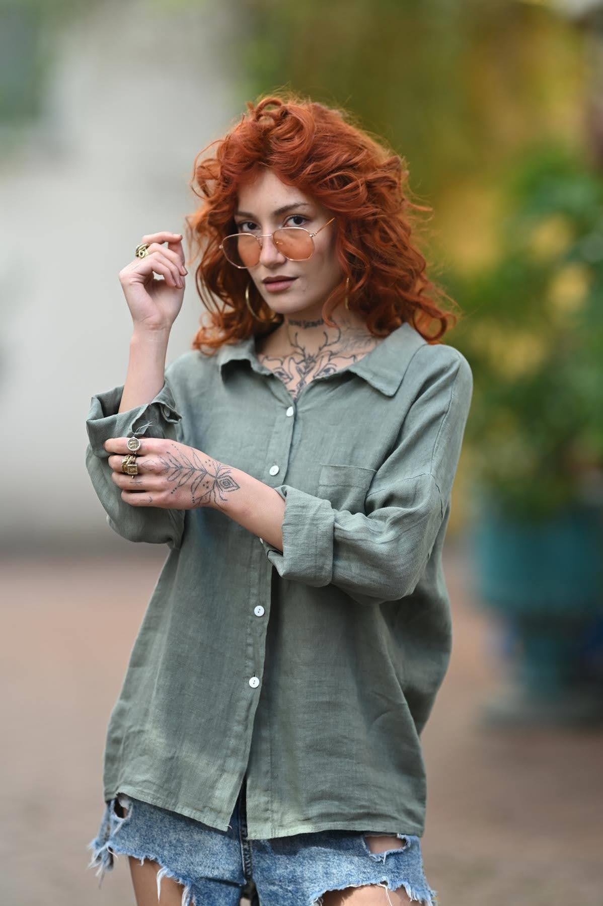 Haki Keten Arkası Halkalı Gömlek