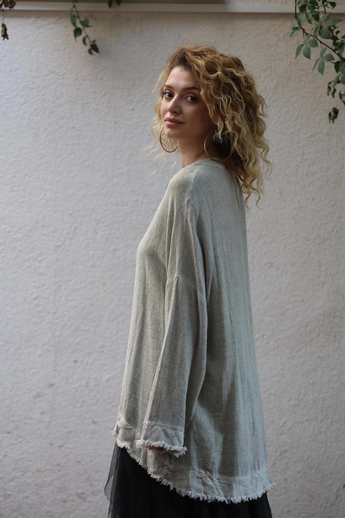 Haki Püsküllü Keten Detaylı Hakim Yaka Tunik