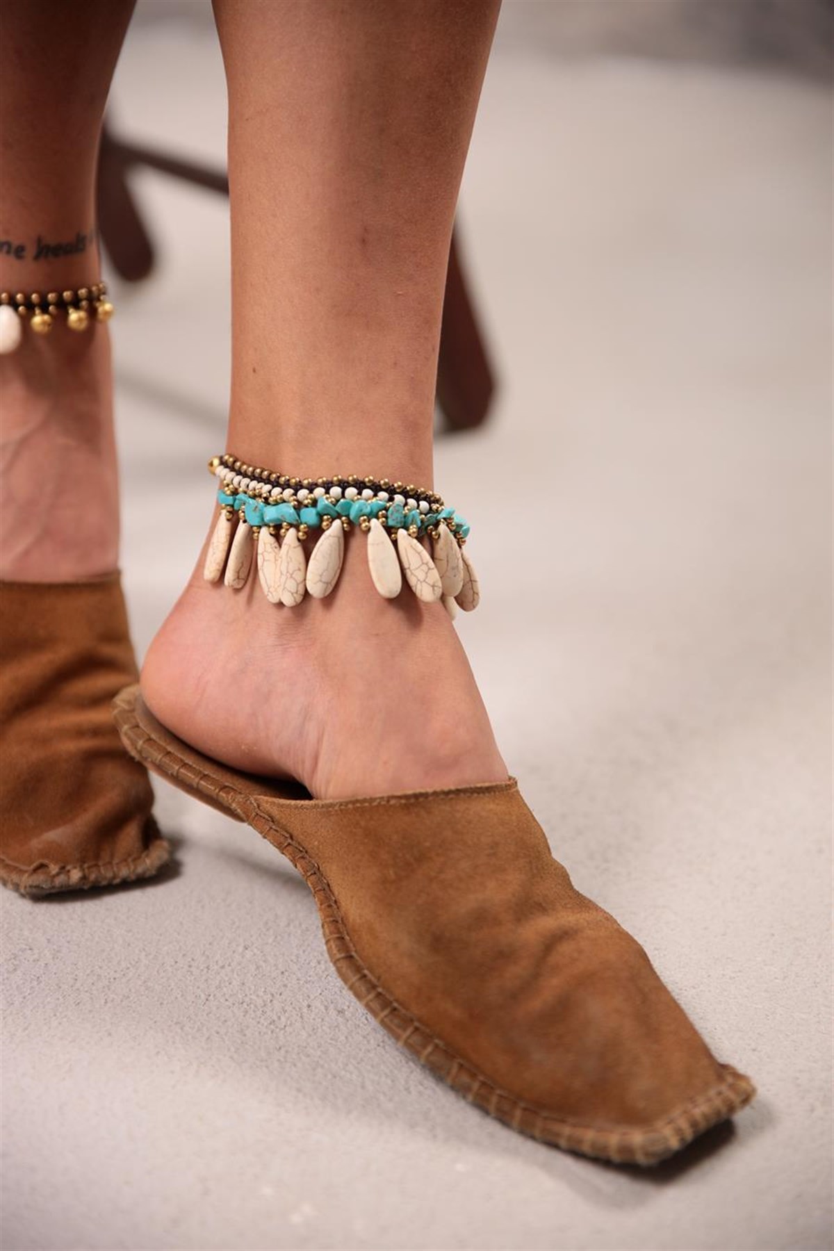  Bronz Kemik Ve Turkuaz Taşlı Sallantılı Tasarım Halhal