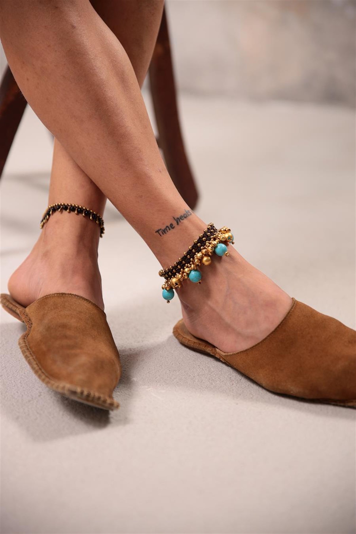  Bronz Ve Turkuaz Doğal Taşlı Sallantılı Tasarım Halhal